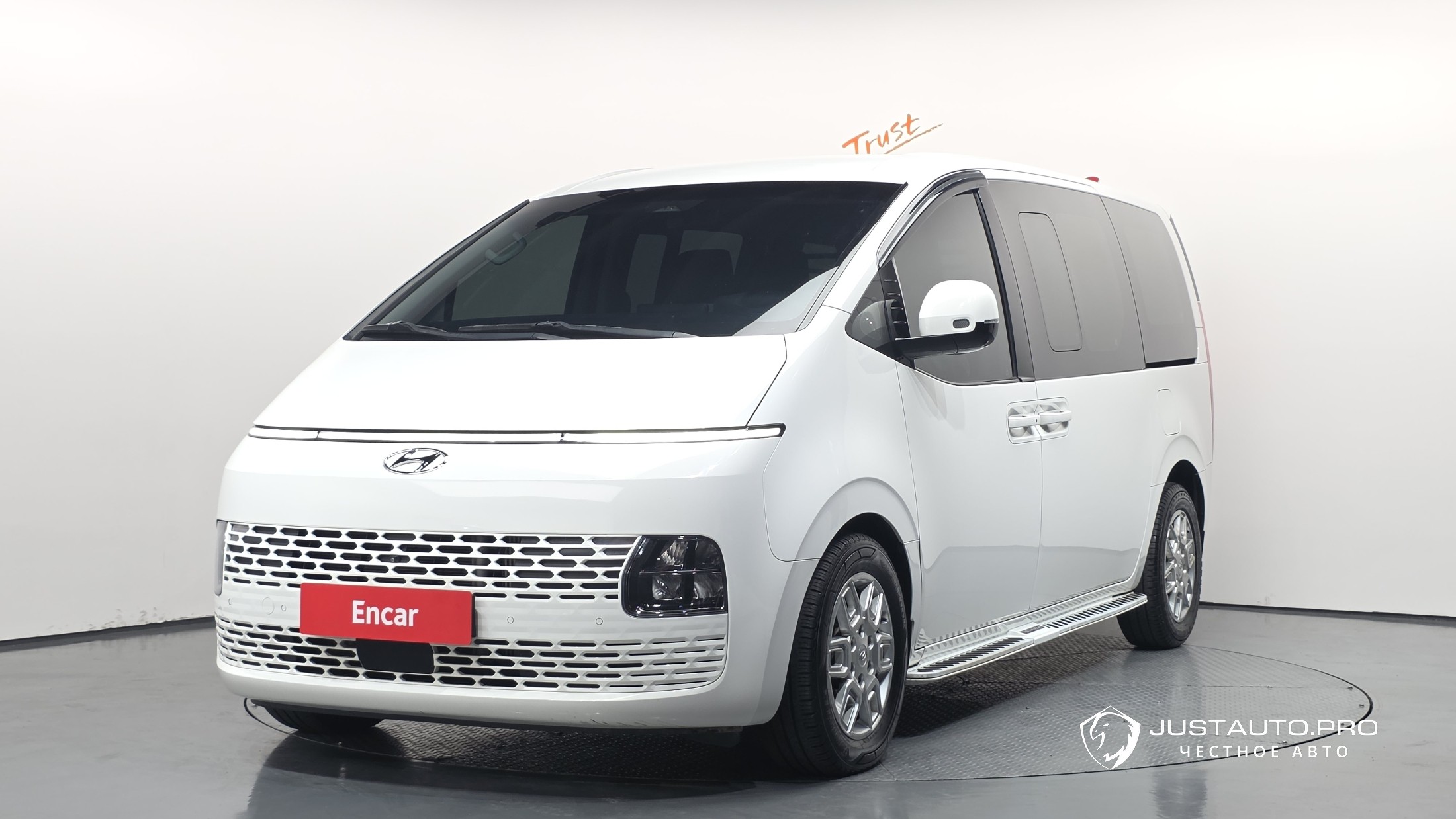 Автомобиль Hyundai Staria