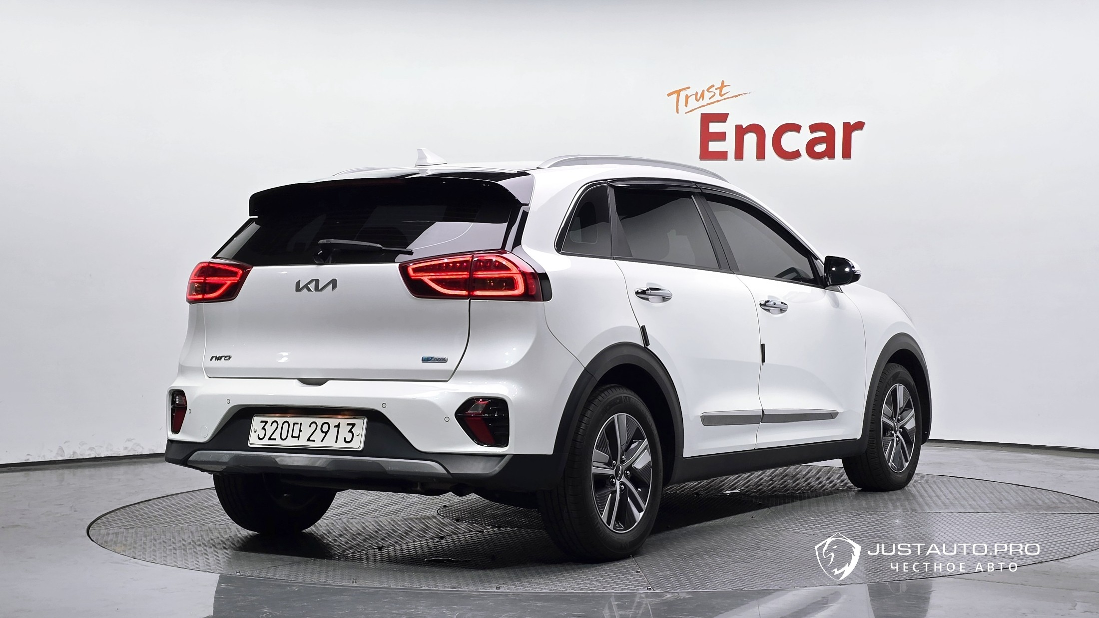 Автомобиль Kia Niro