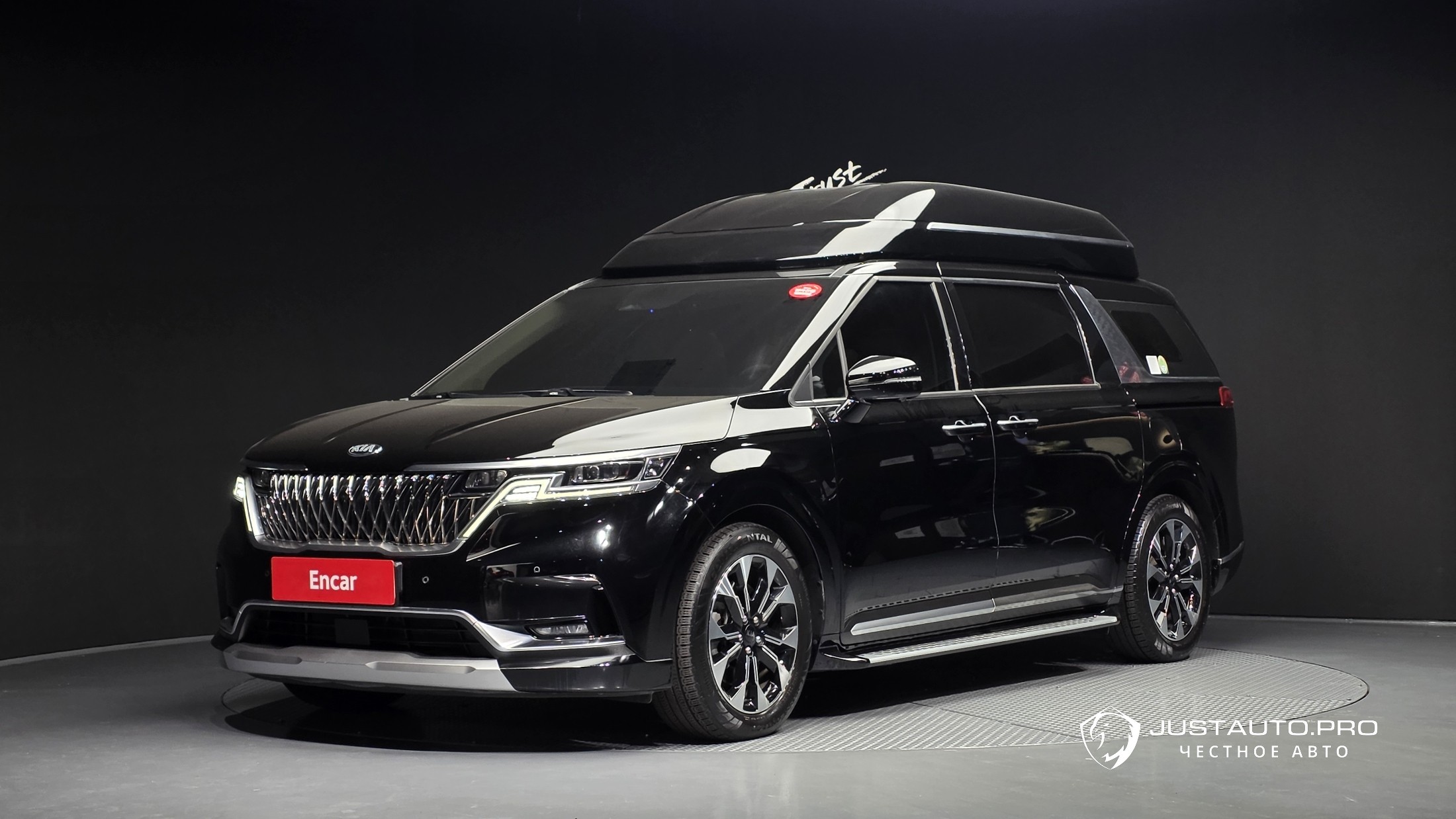 Автомобиль Kia Canival
