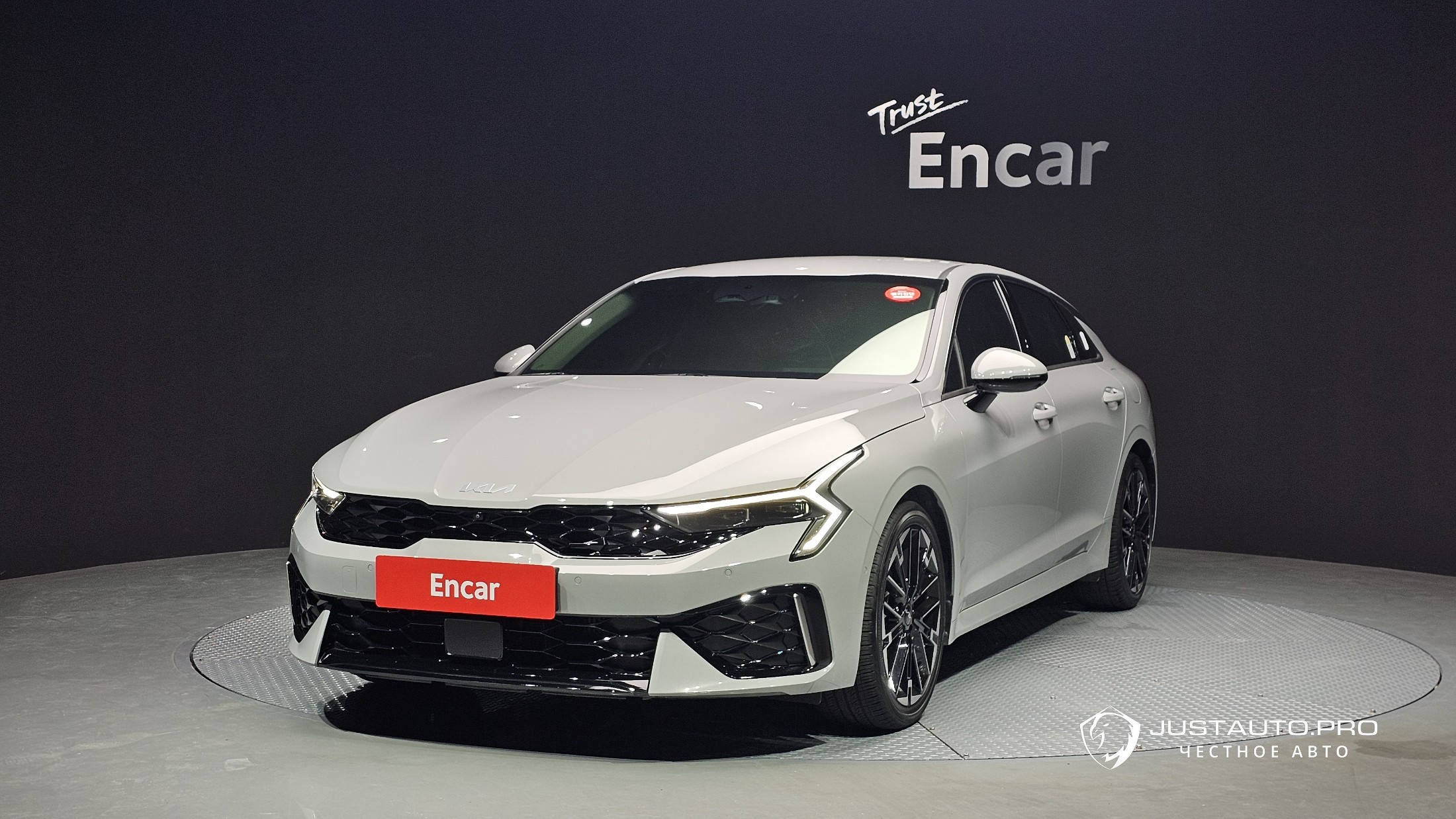 Автомобиль Kia K5