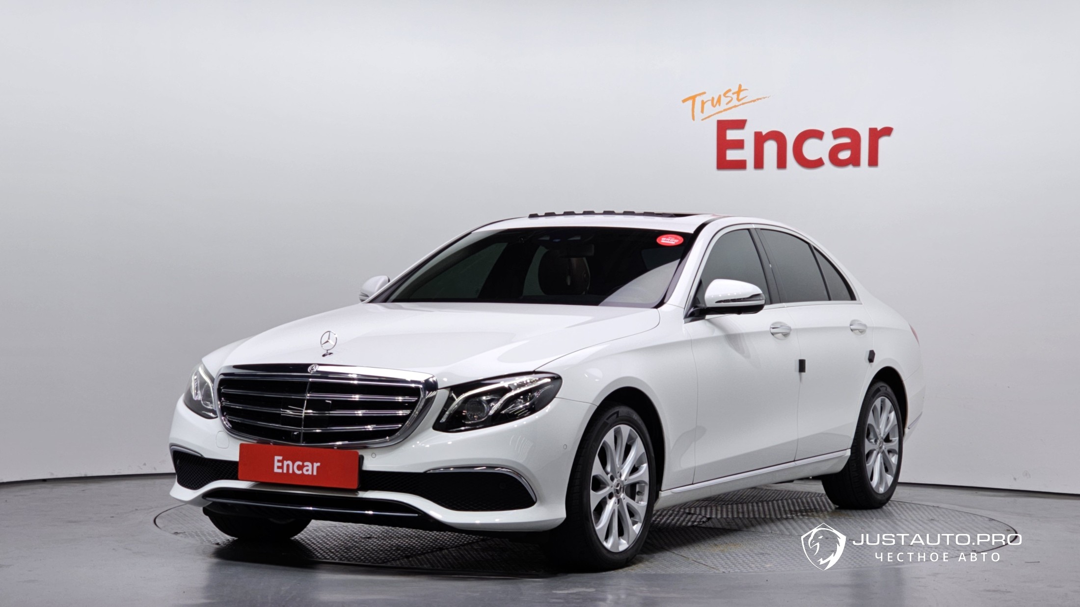 Автомобиль Mercedes-Benz E-Class