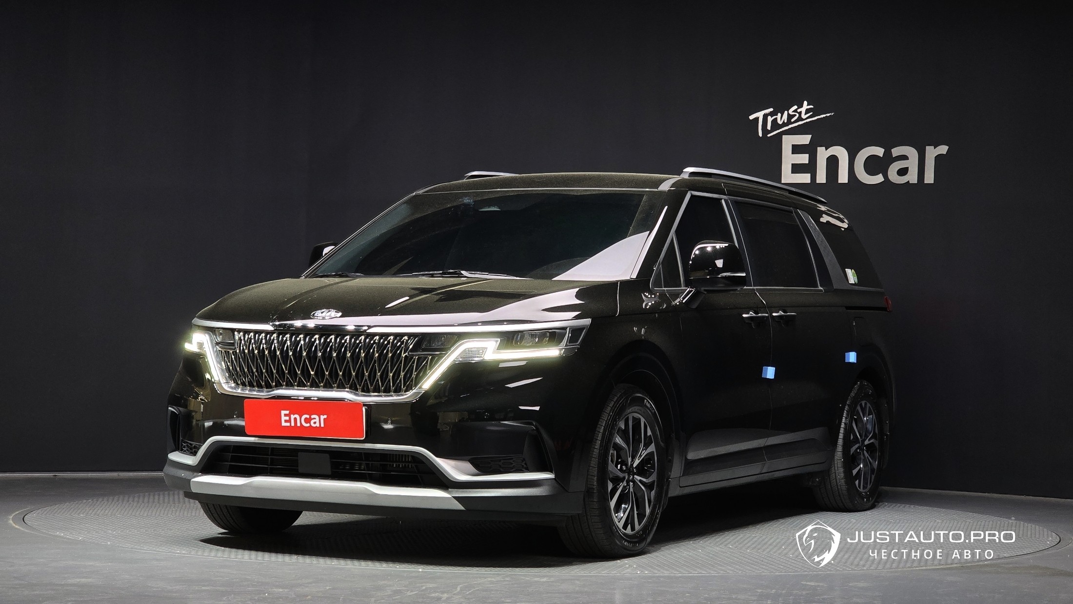 Автомобиль Kia Canival