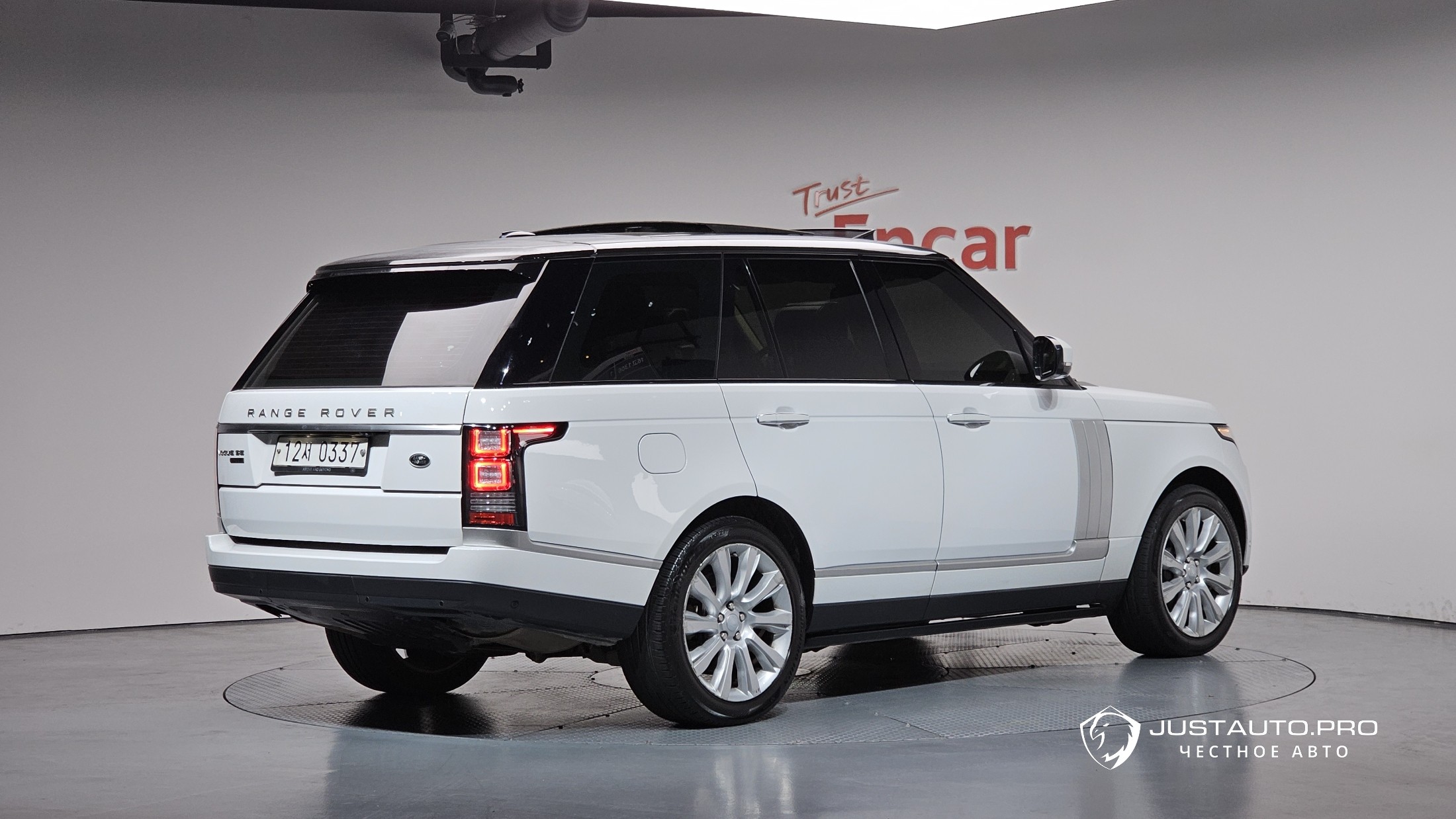 Автомобиль Land Rover Range Rover
