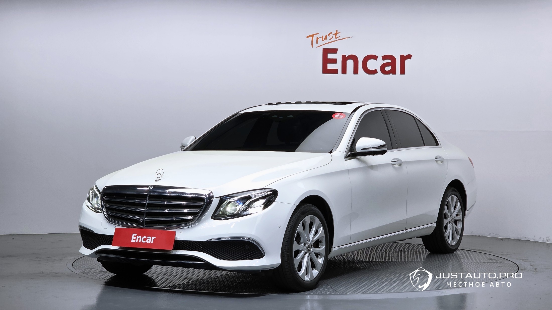 Автомобиль Mercedes-Benz E-Class
