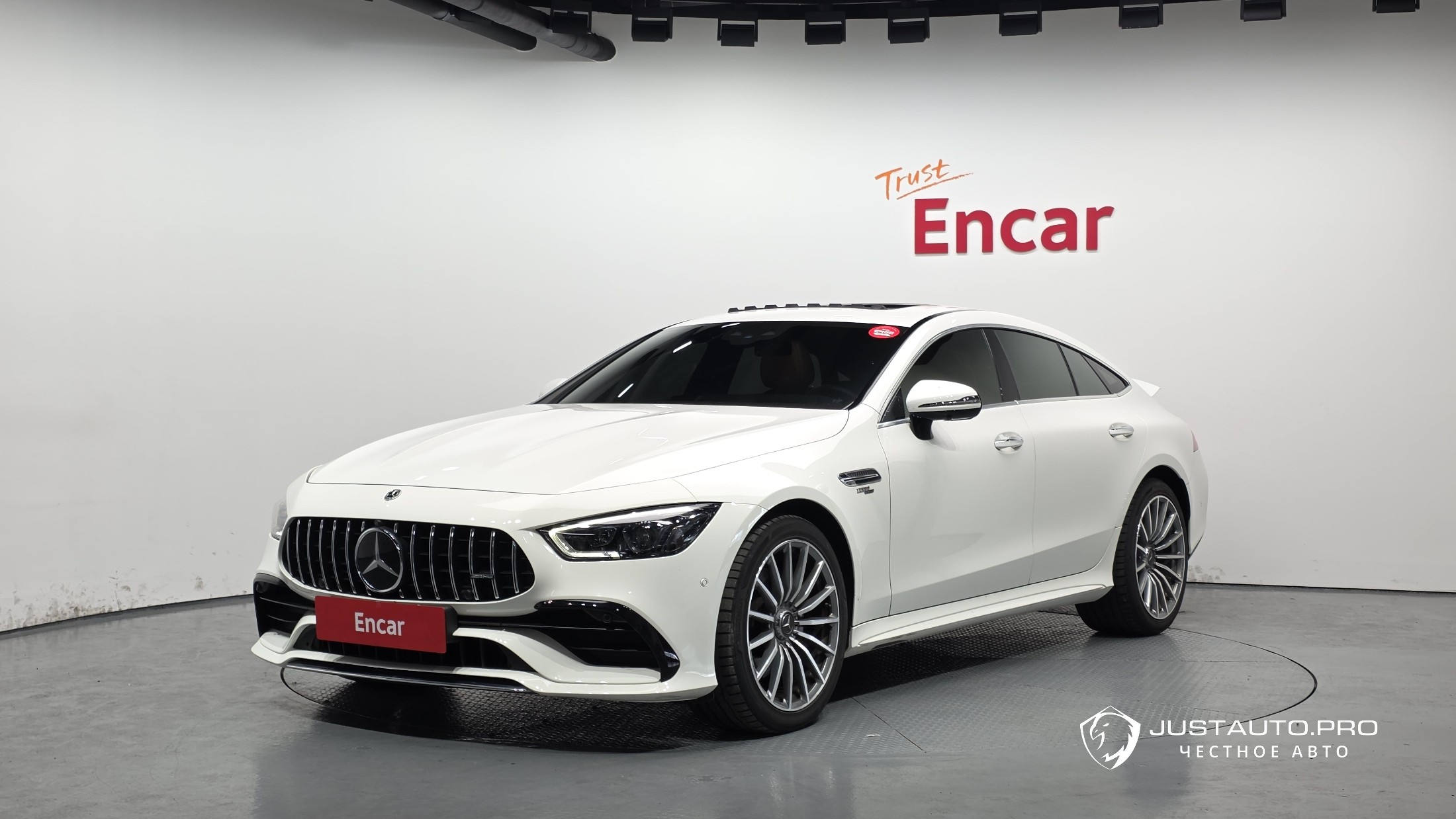 Автомобиль Mercedes-Benz AMG GT