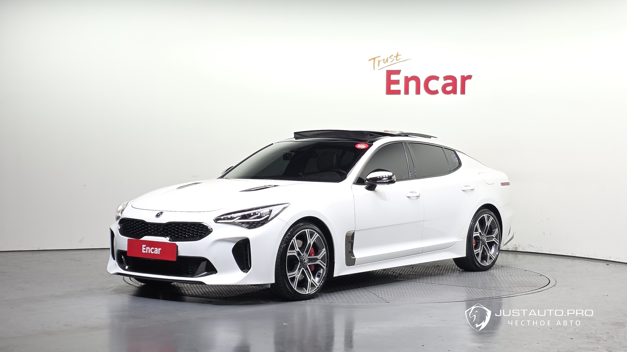 Автомобиль Kia Stinger