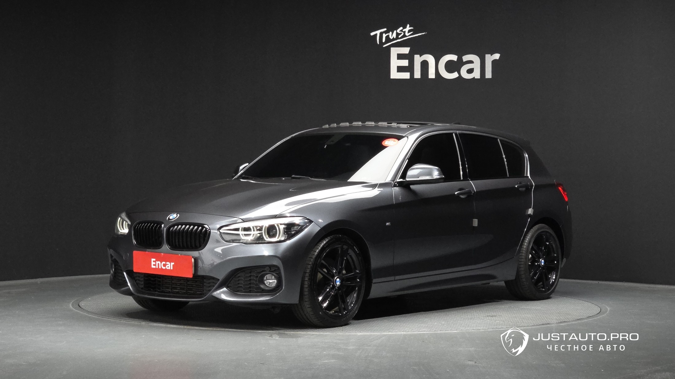 Автомобиль BMW 1-Series