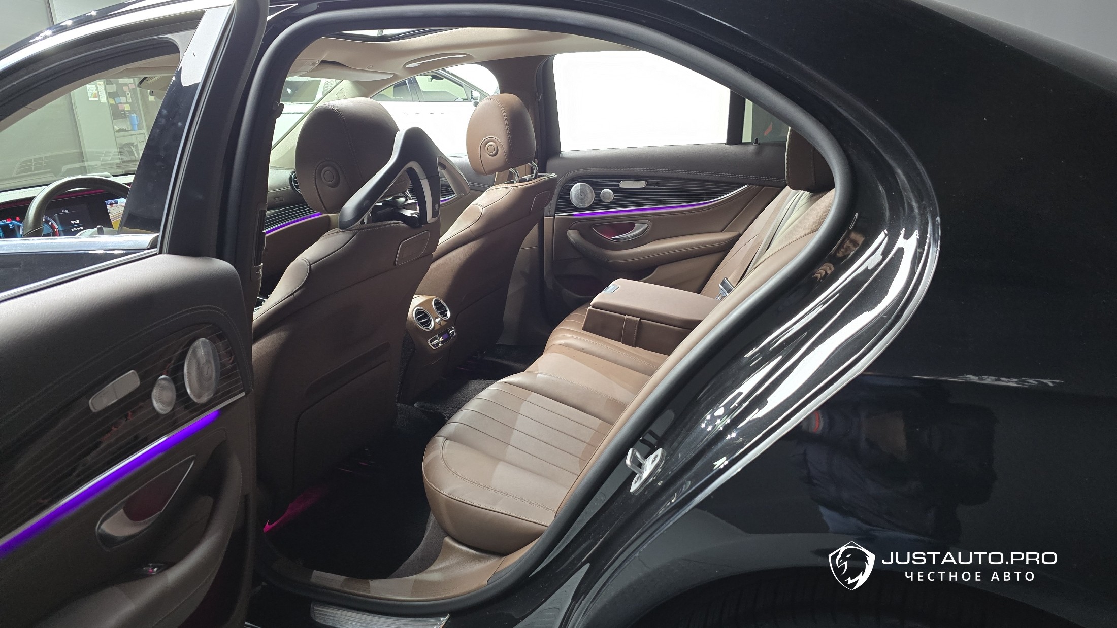 Автомобиль Mercedes-Benz E-Class