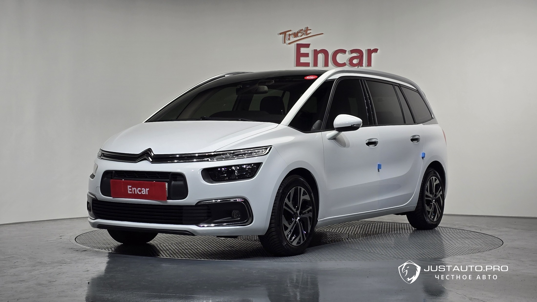 Автомобиль Citroen-DS C4 Picasso