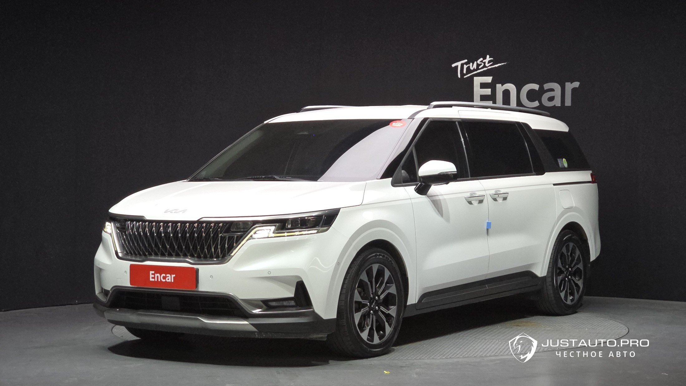 Автомобиль Kia Canival