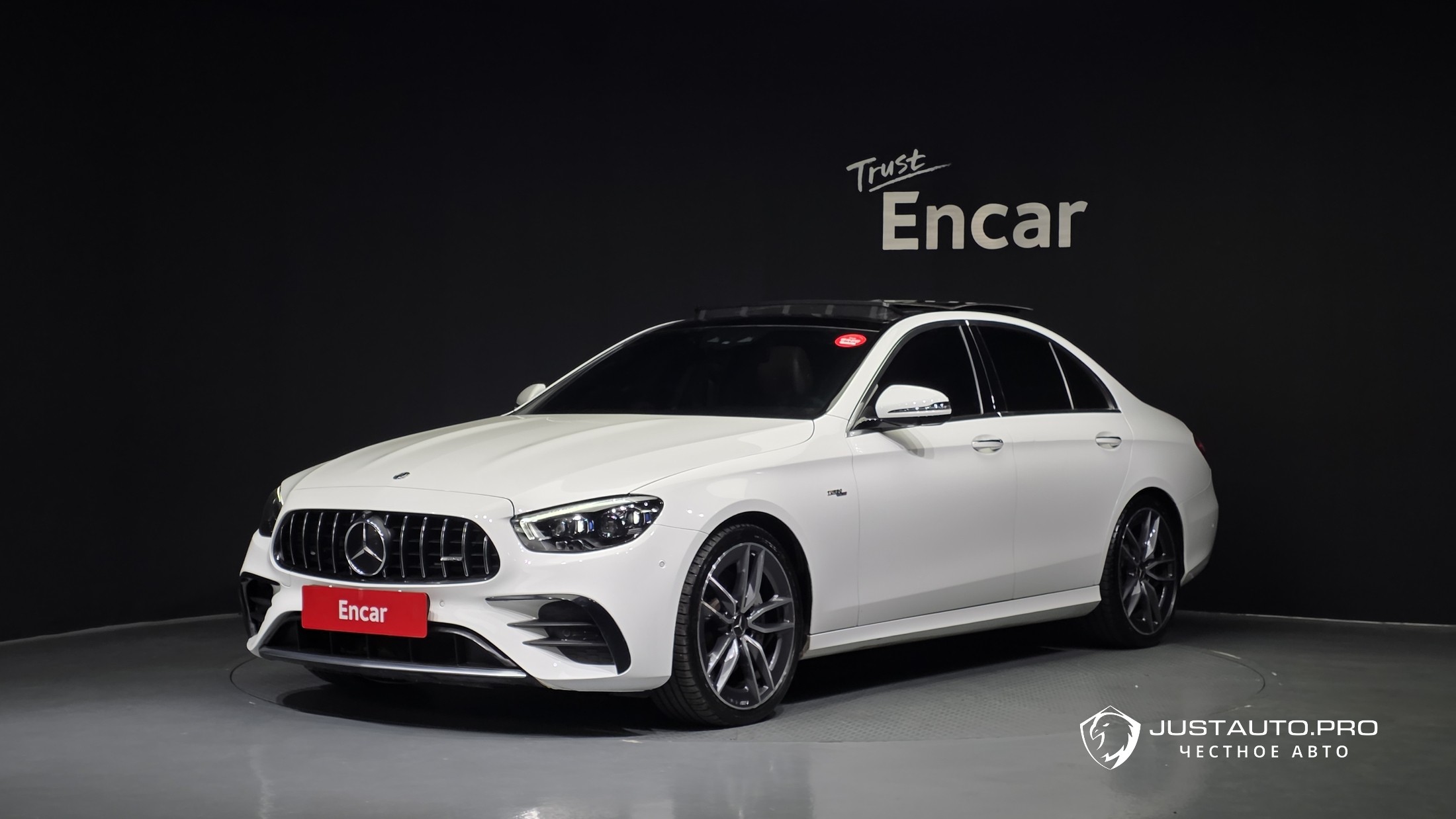 Автомобиль Mercedes-Benz E-Class