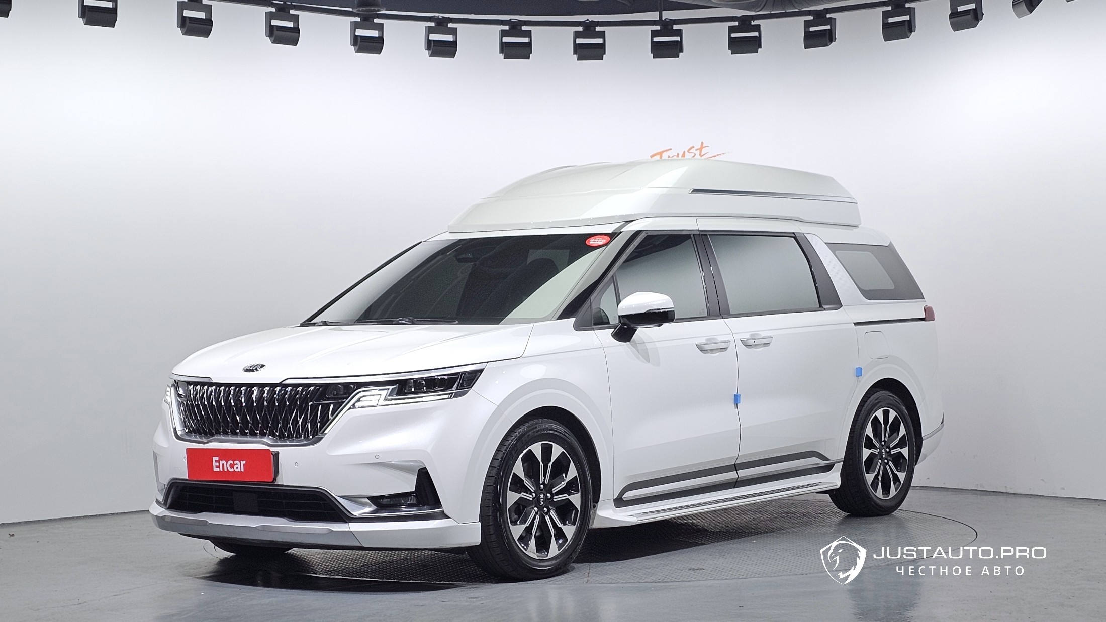 Автомобиль Kia Canival