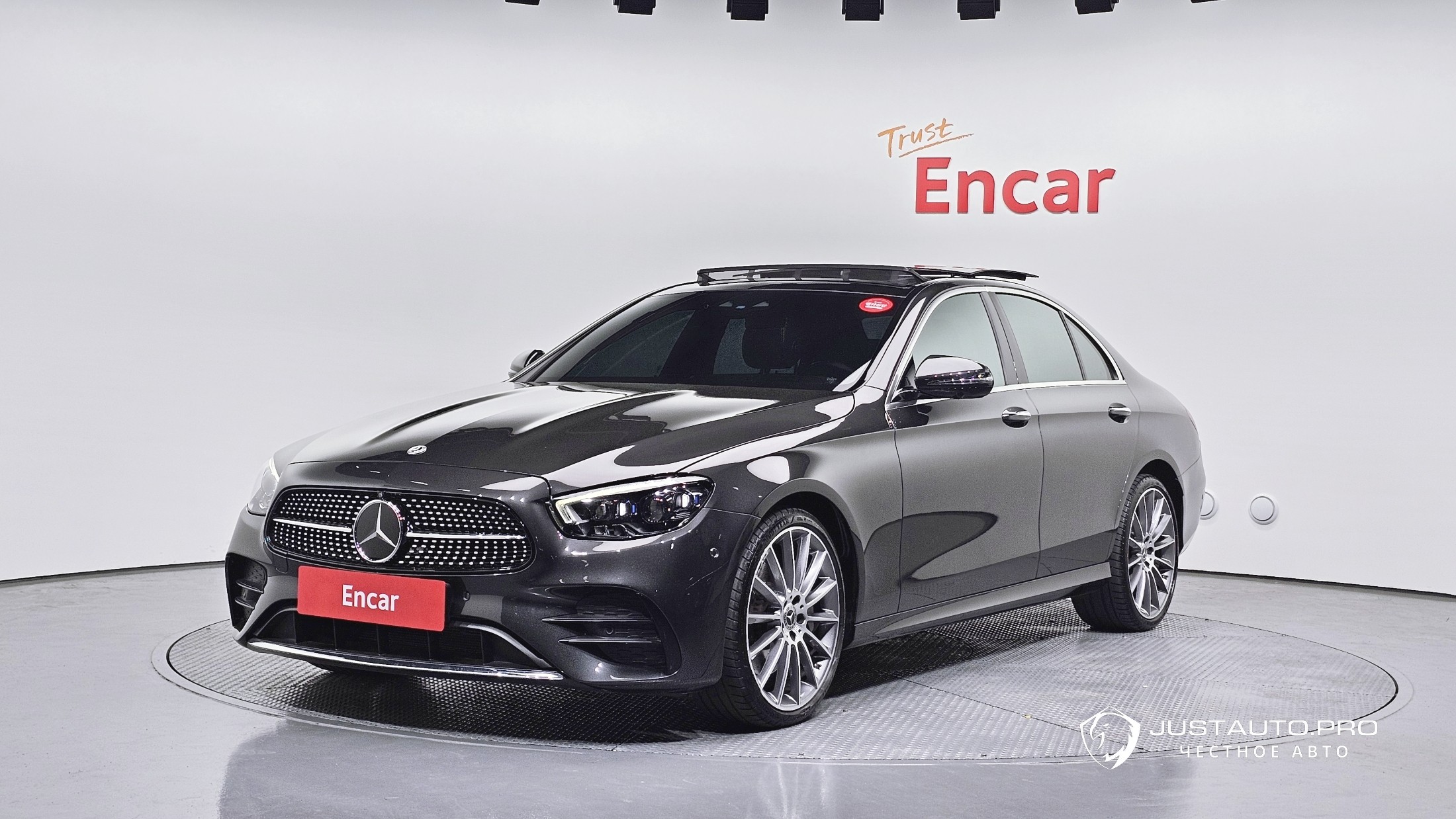 Автомобиль Mercedes-Benz E-Class