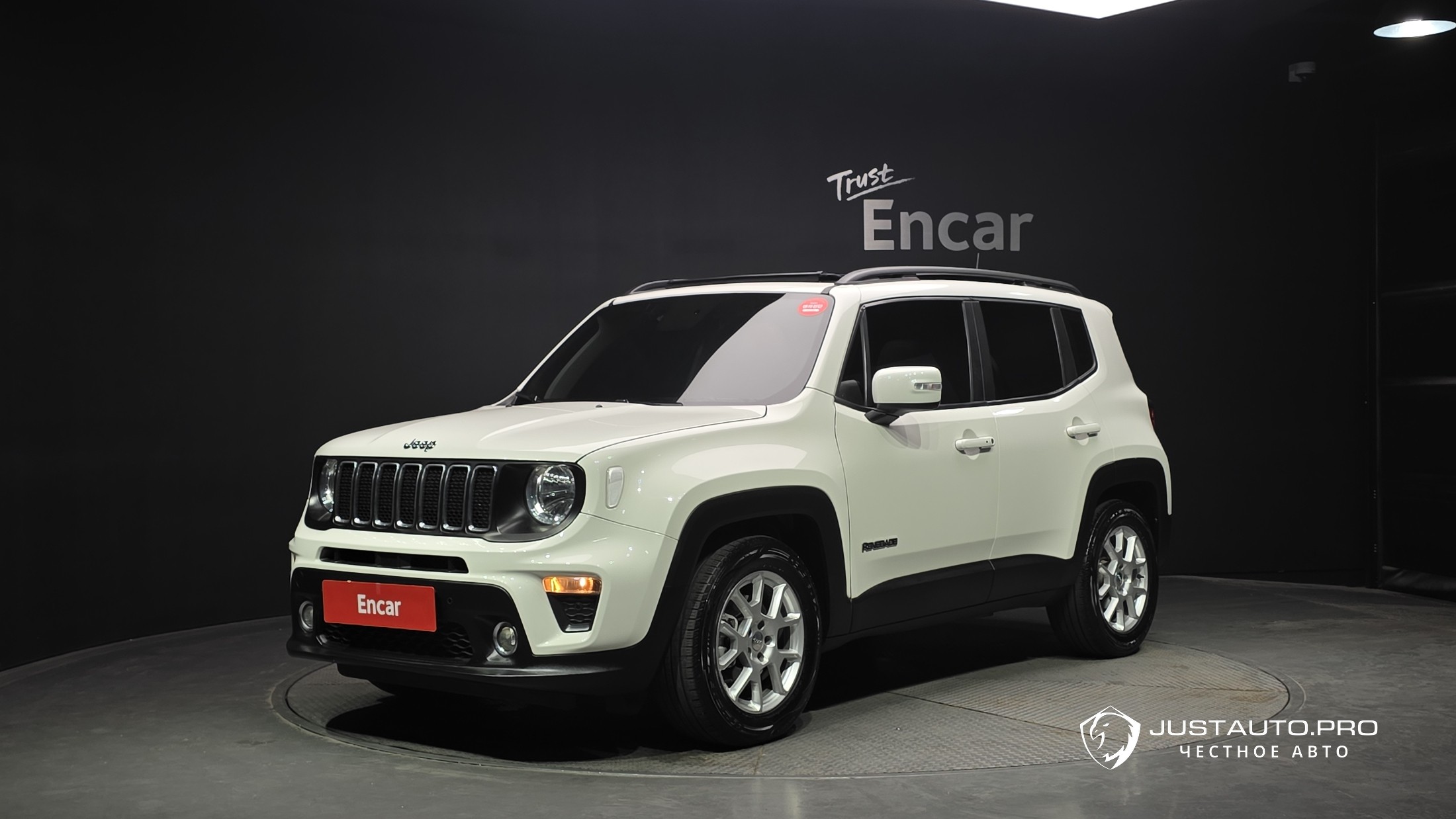 Автомобиль Jeep Renegade