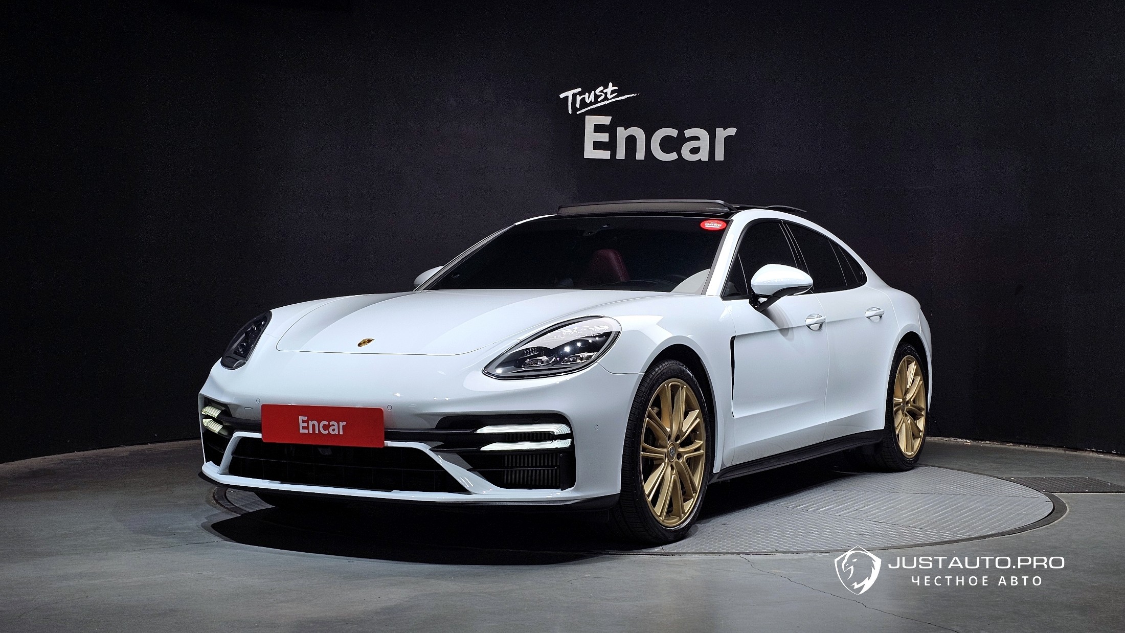 Автомобиль Porsche Panamera
