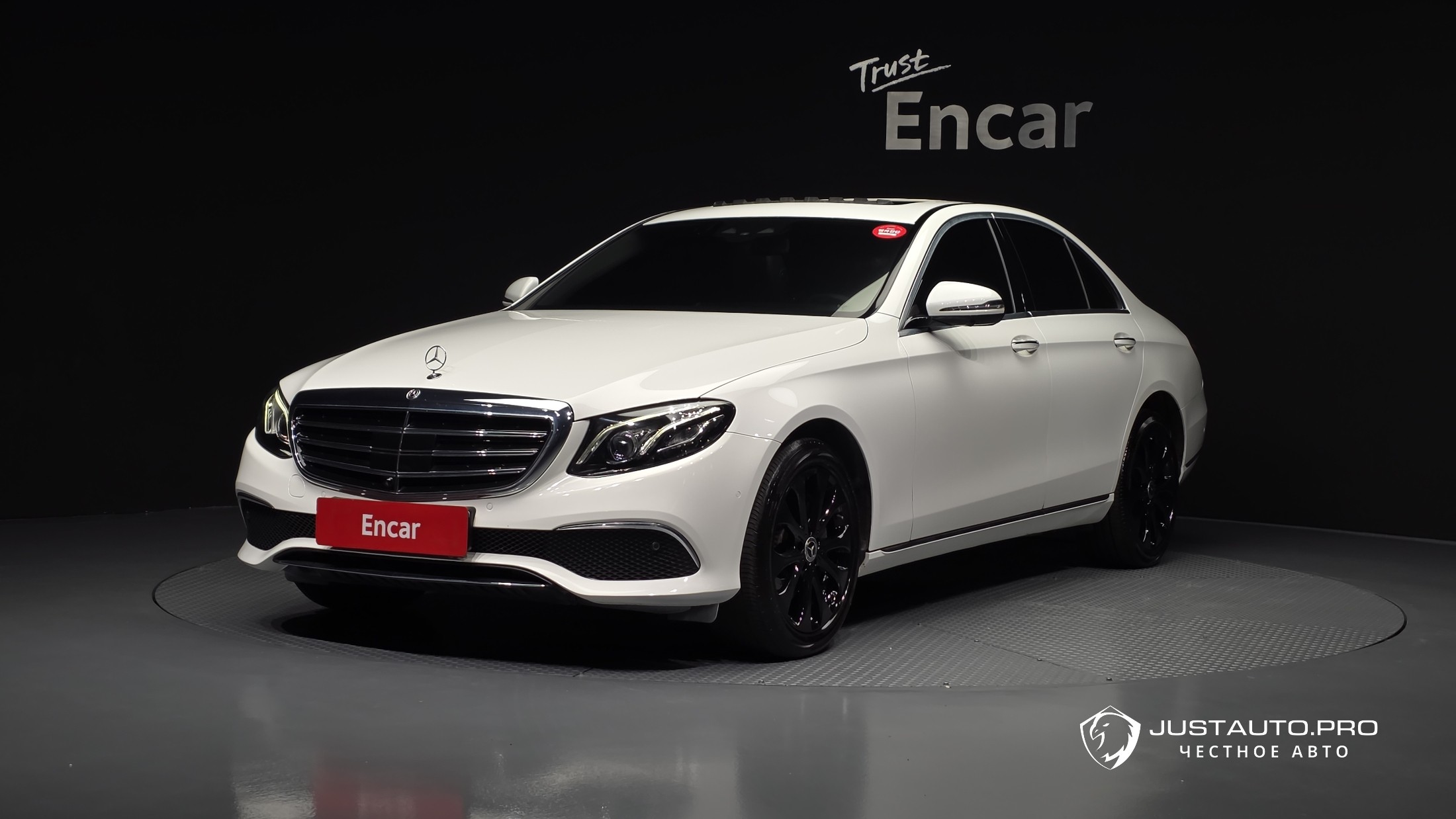 Автомобиль Mercedes-Benz E-Class