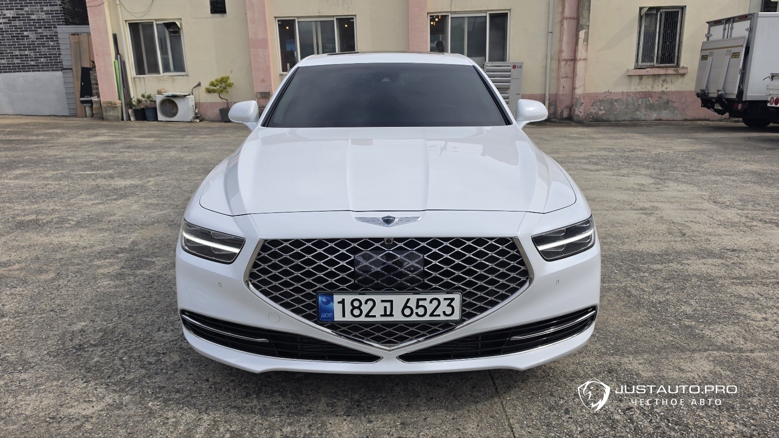 Автомобиль Genesis G90