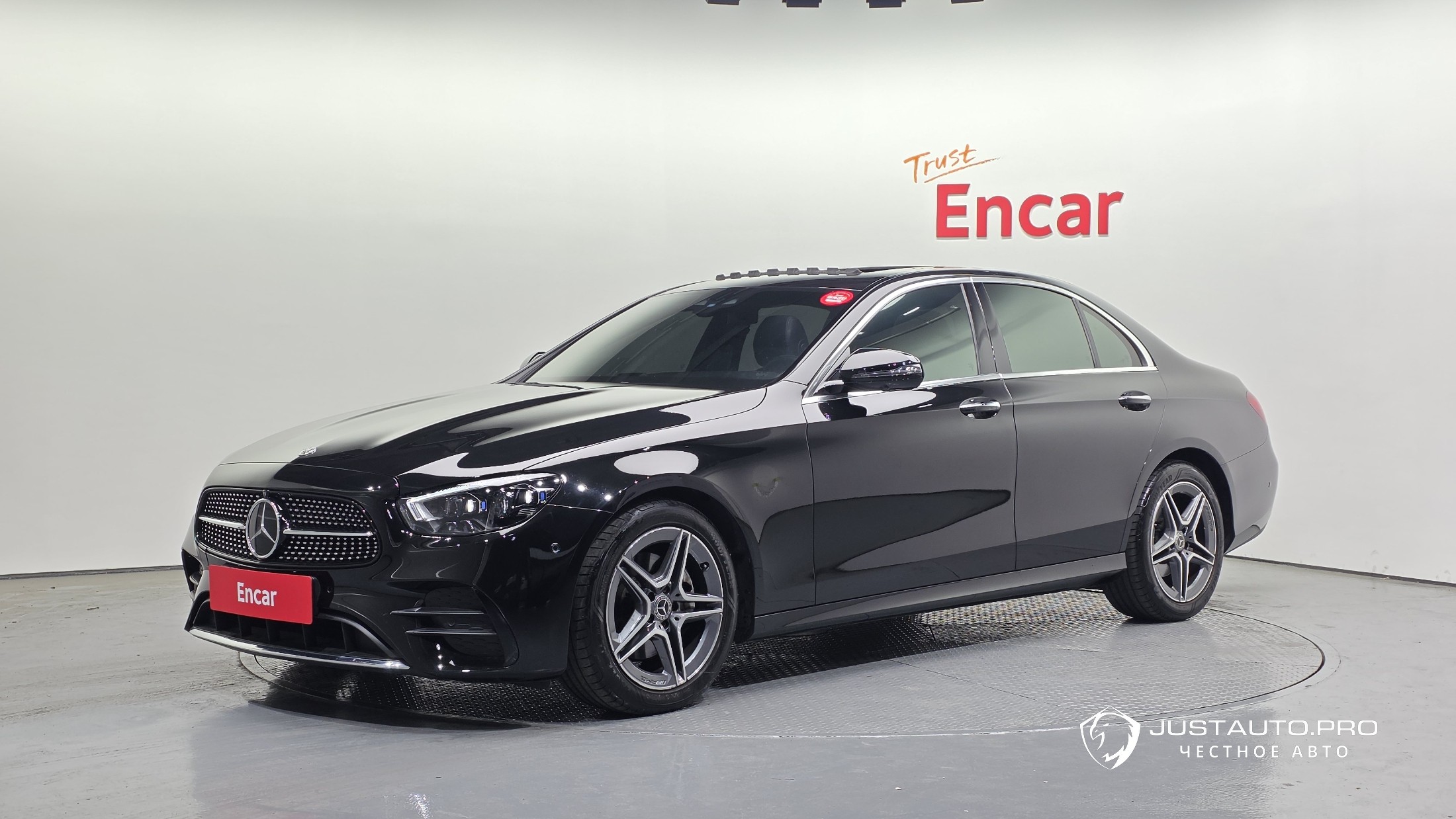 Автомобиль Mercedes-Benz E-Class