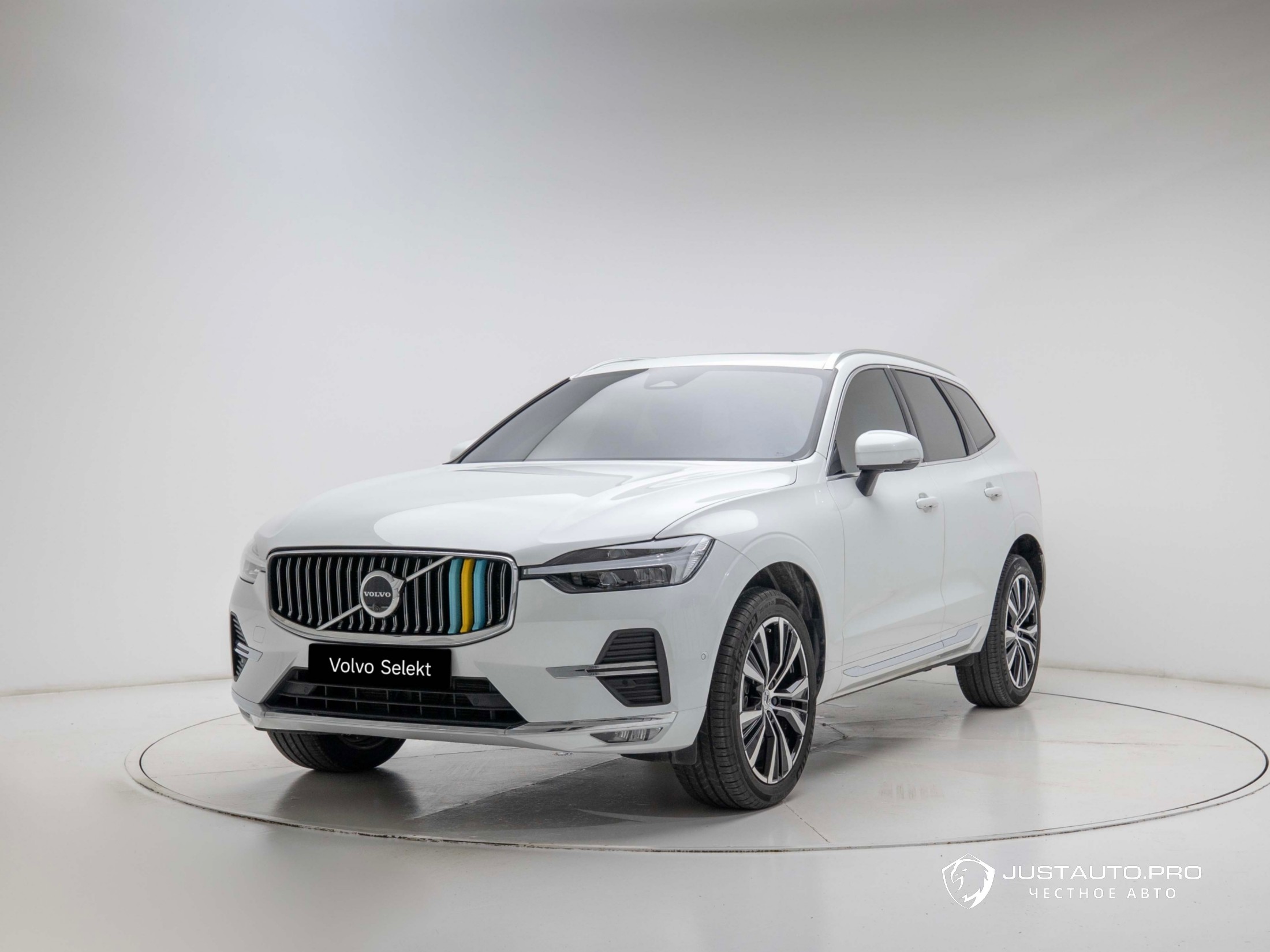 Автомобиль Volvo XC60