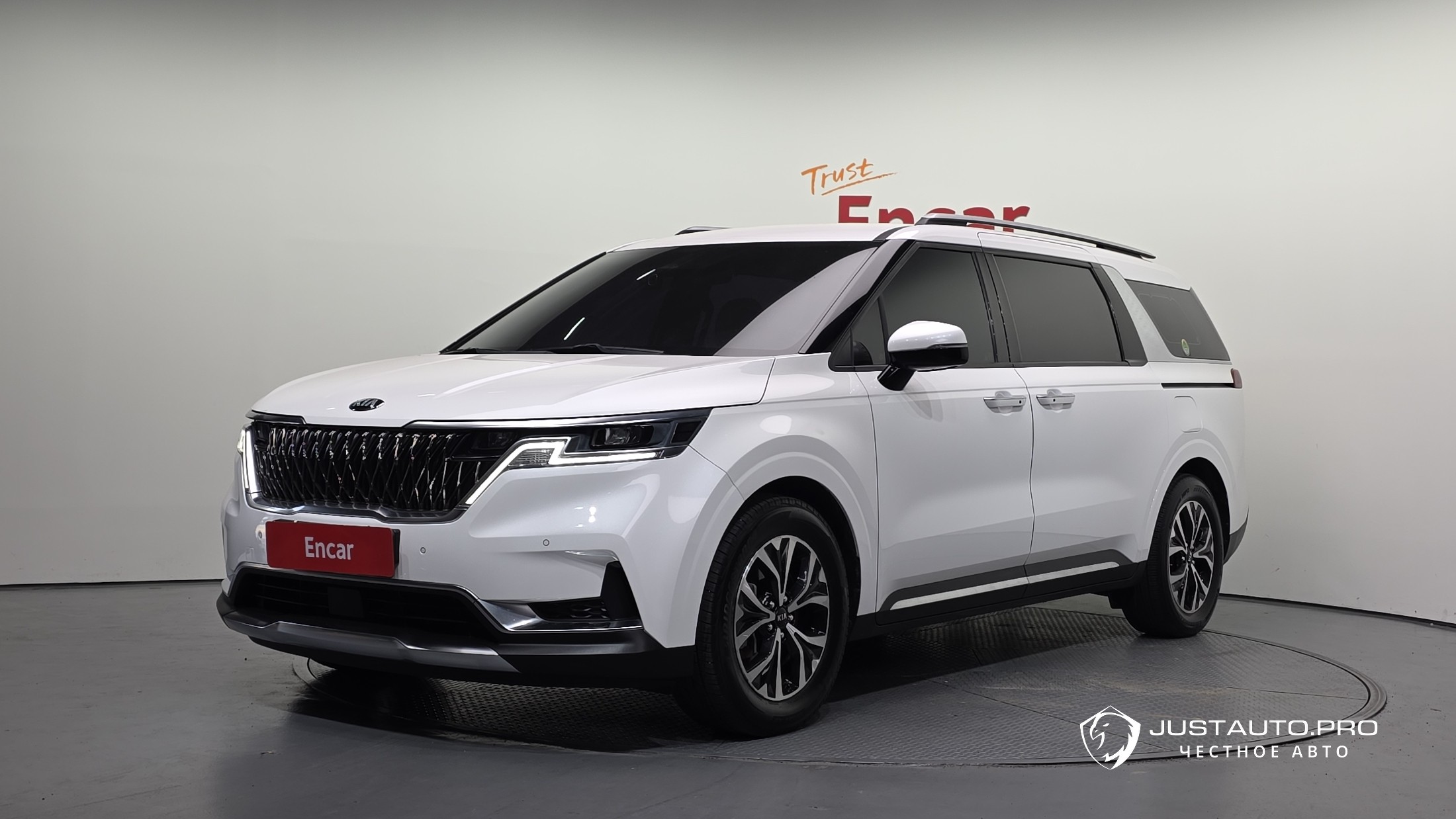 Автомобиль Kia Canival
