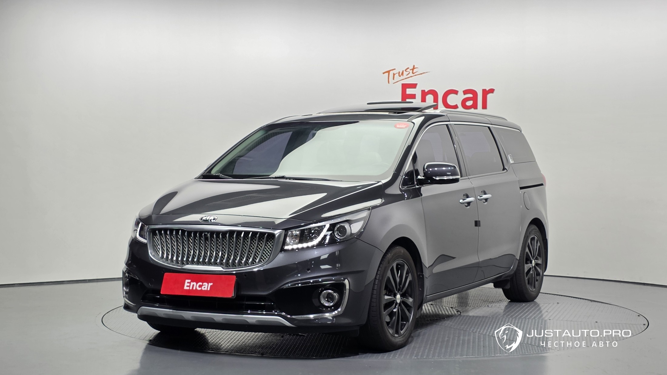 Автомобиль Kia Canival