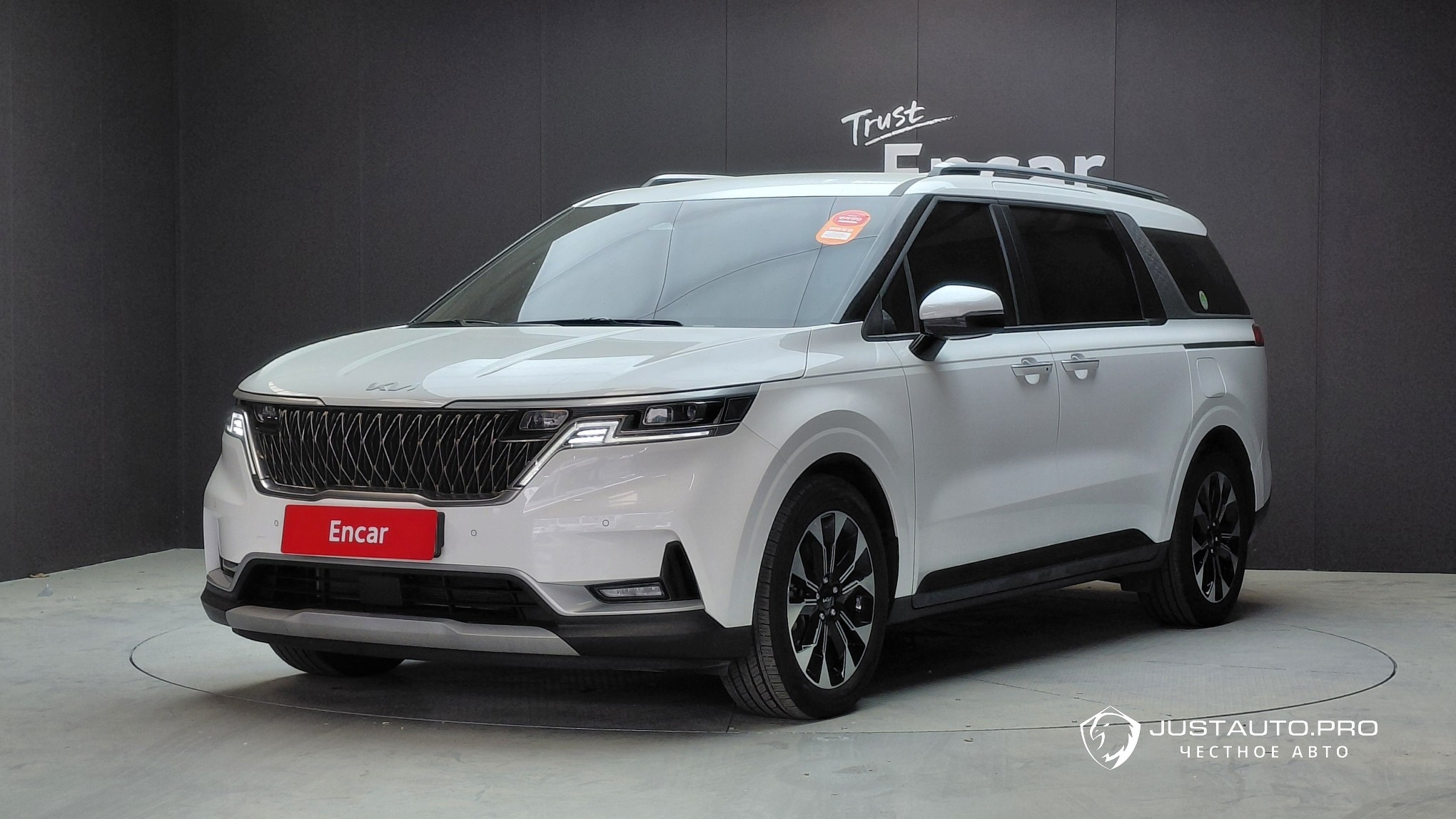 Автомобиль Kia Canival