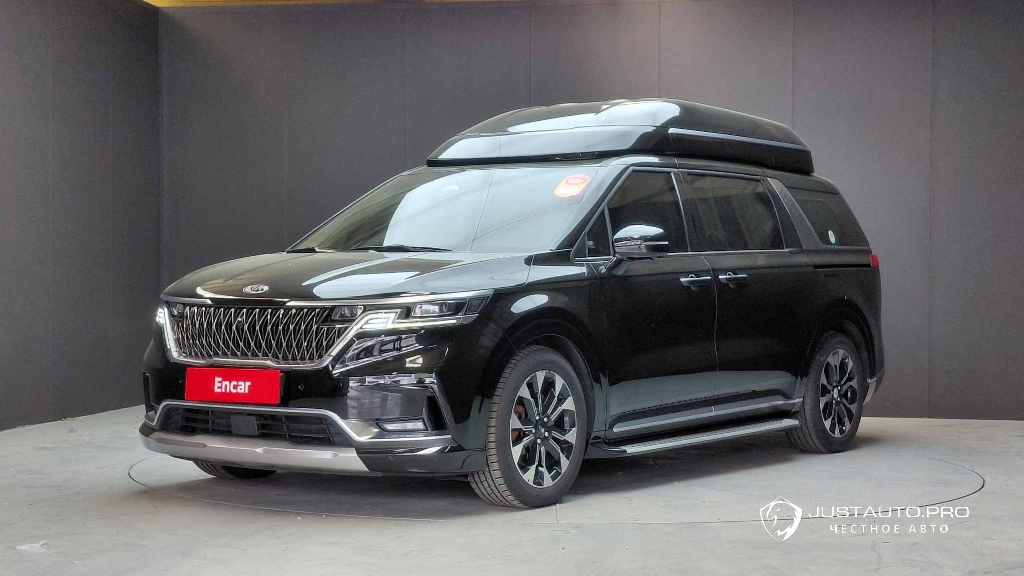 Автомобиль Kia Canival