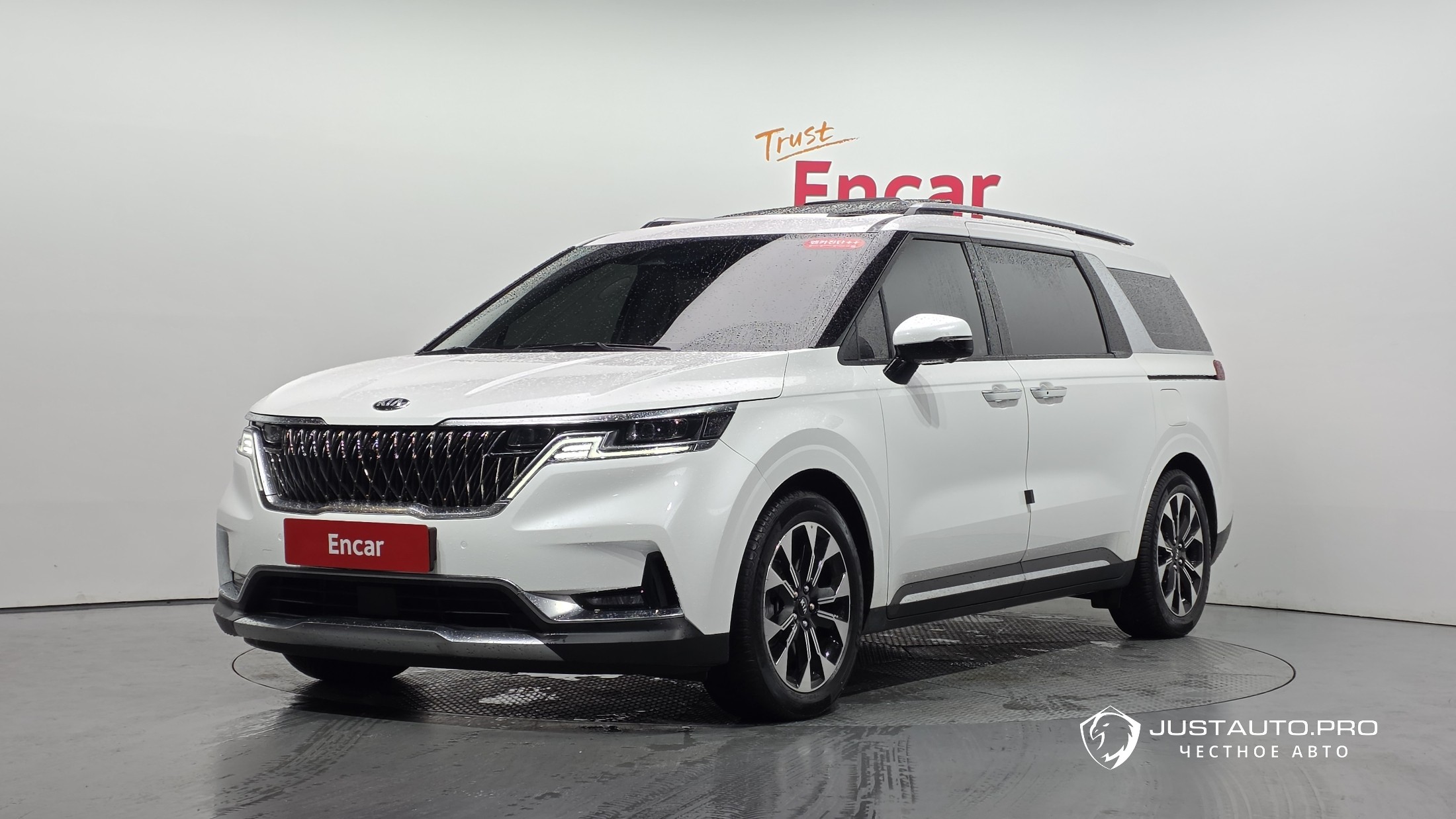 Автомобиль Kia Canival