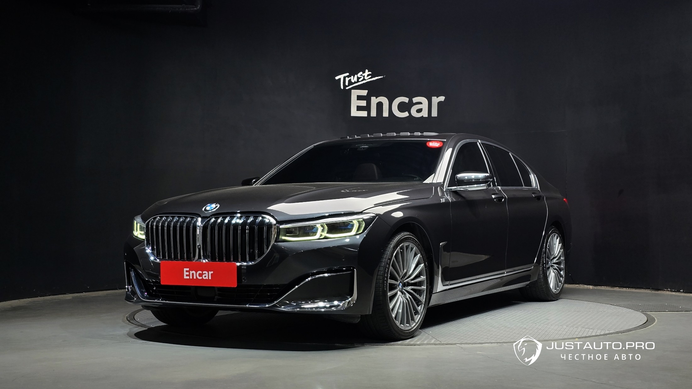 Автомобиль BMW 7-Series