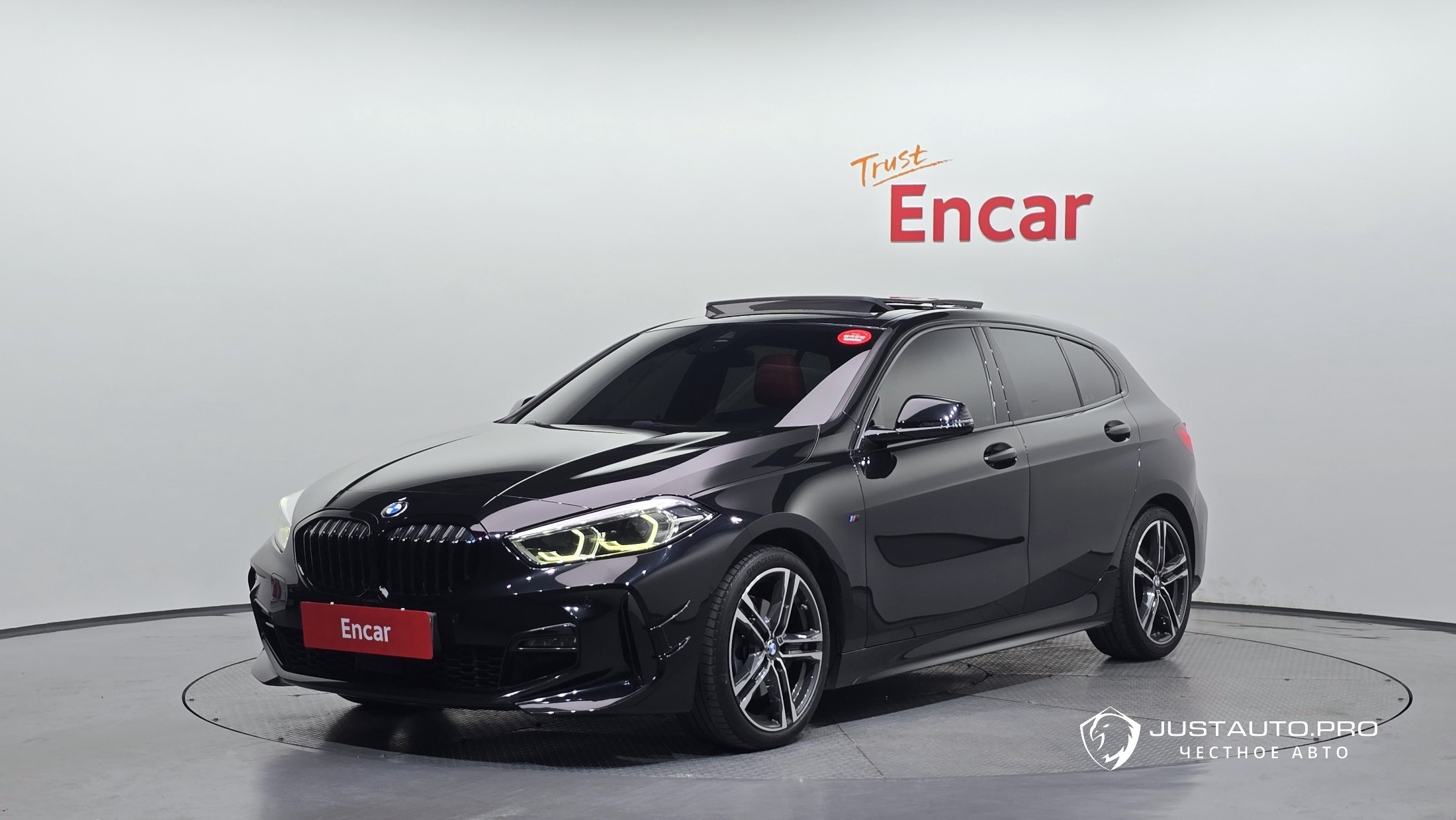 Автомобиль BMW 1-Series