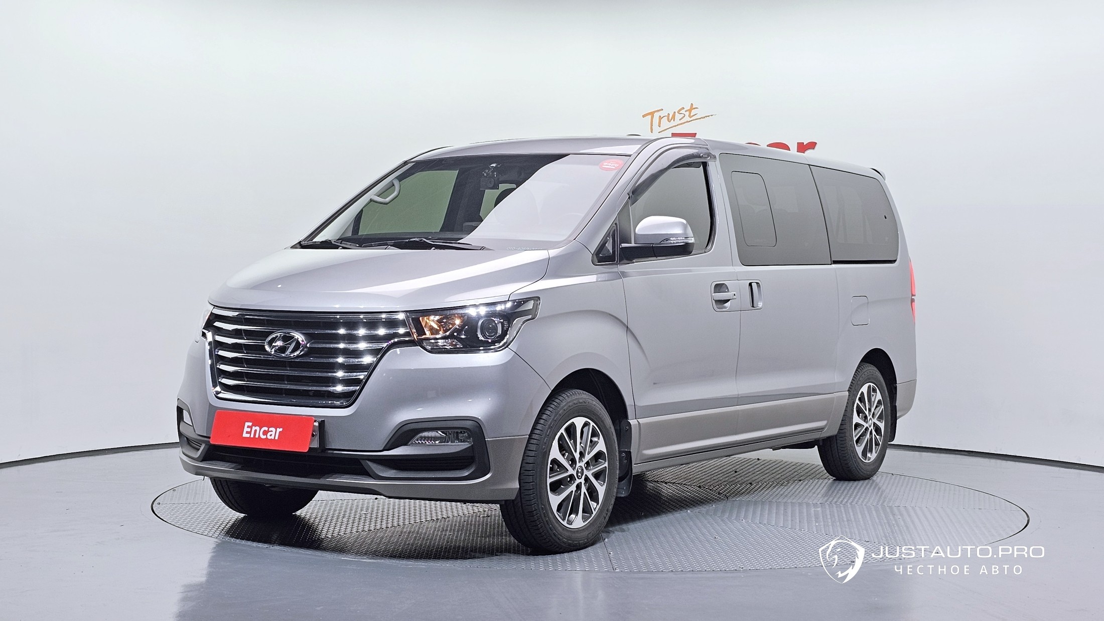 Автомобиль Hyundai Starex