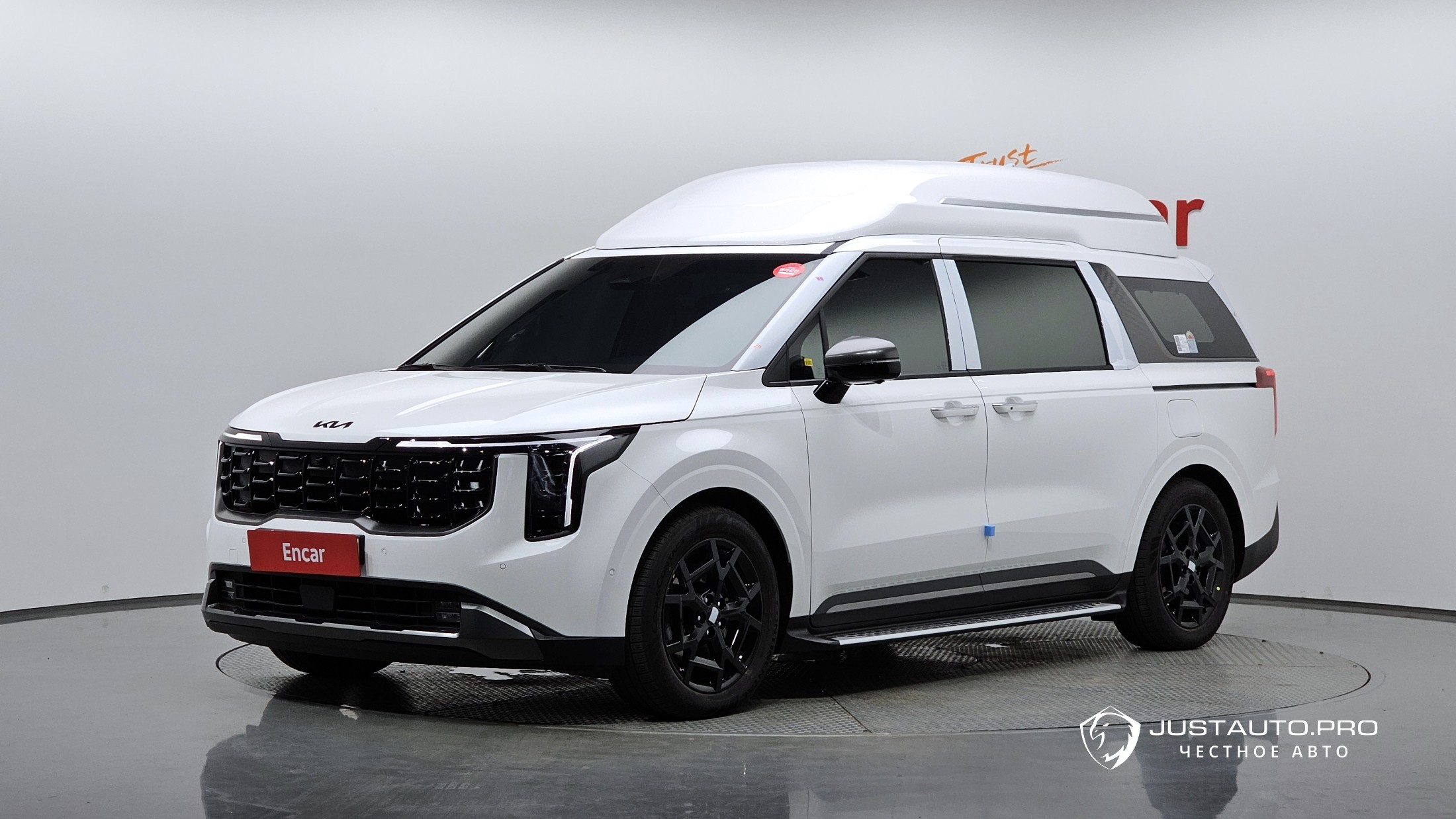 Автомобиль Kia Canival