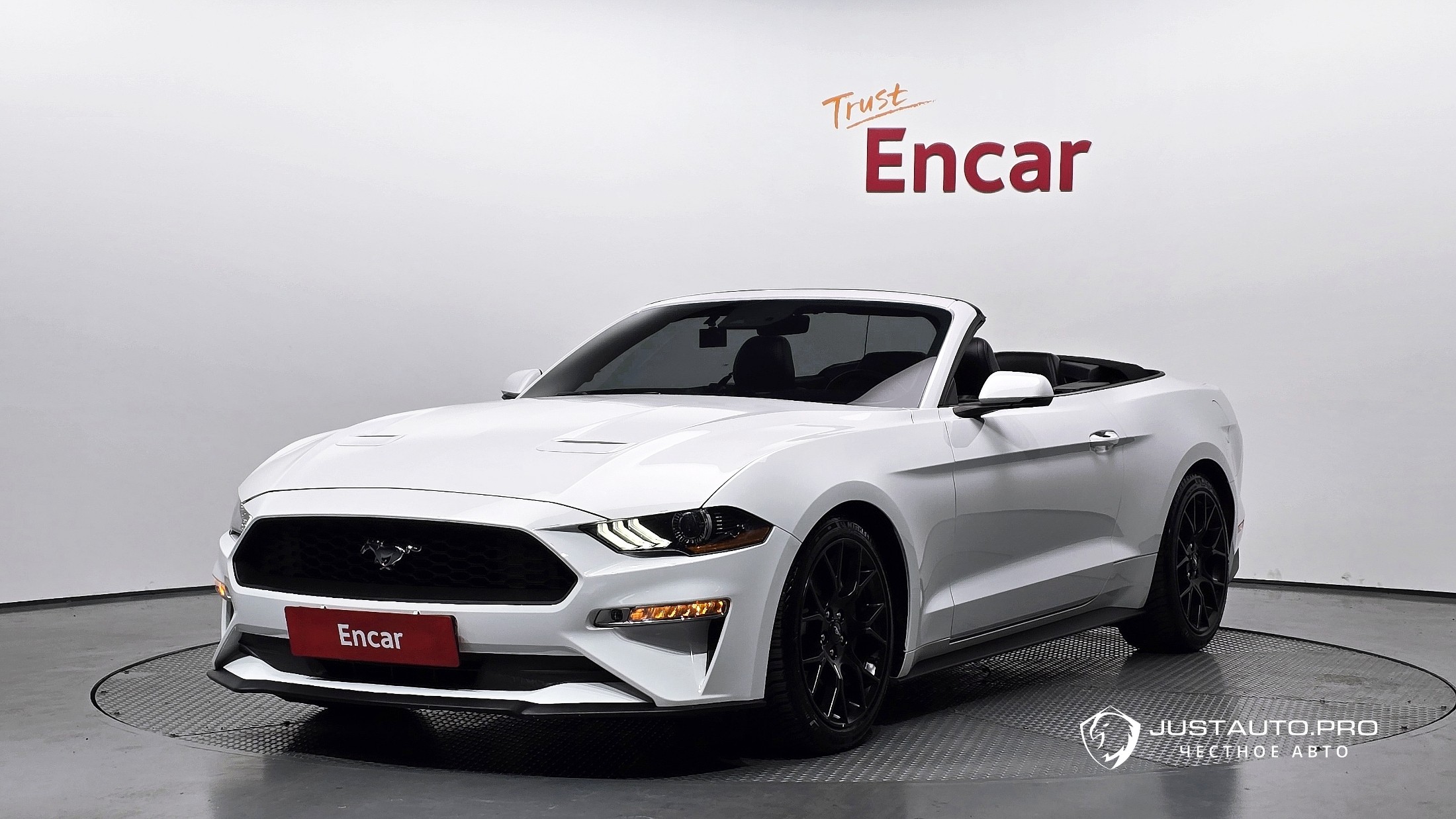 Автомобиль Ford Mustang