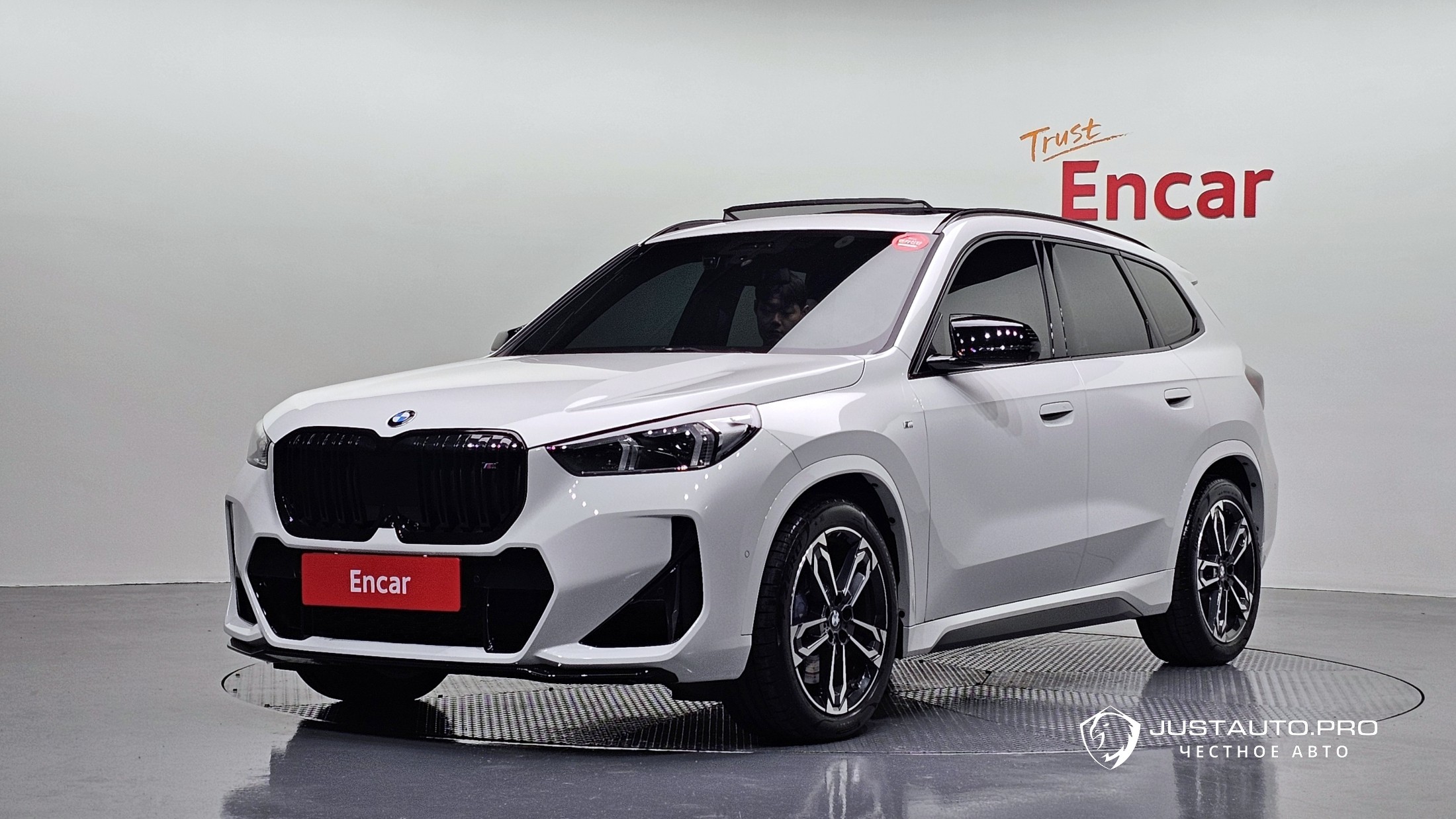 Автомобиль BMW X1