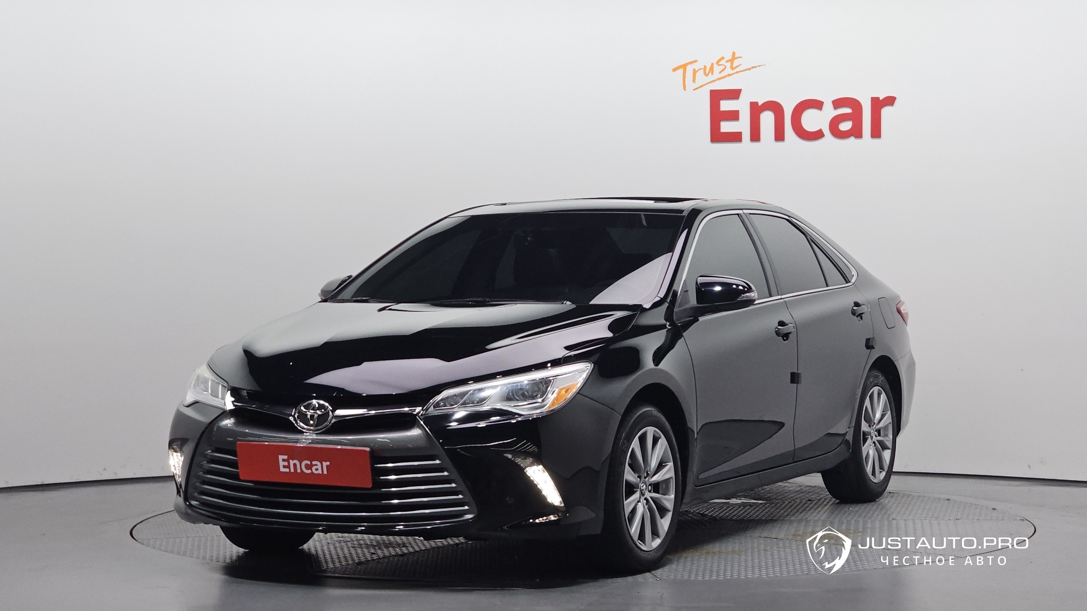 Автомобиль Toyota Camry