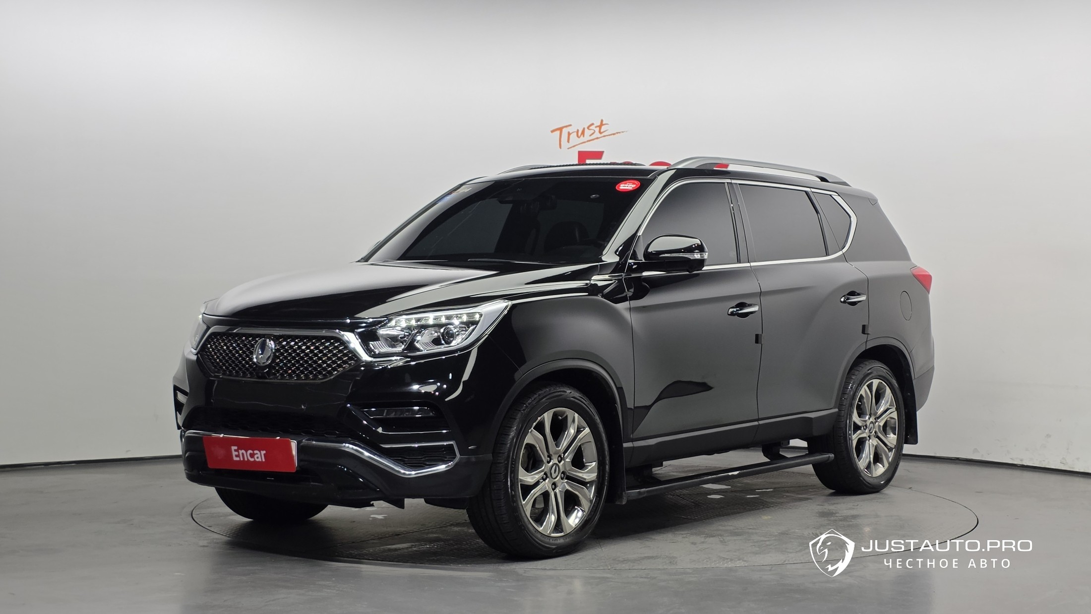 Автомобиль KG_Mobility_Ssangyong Rexton