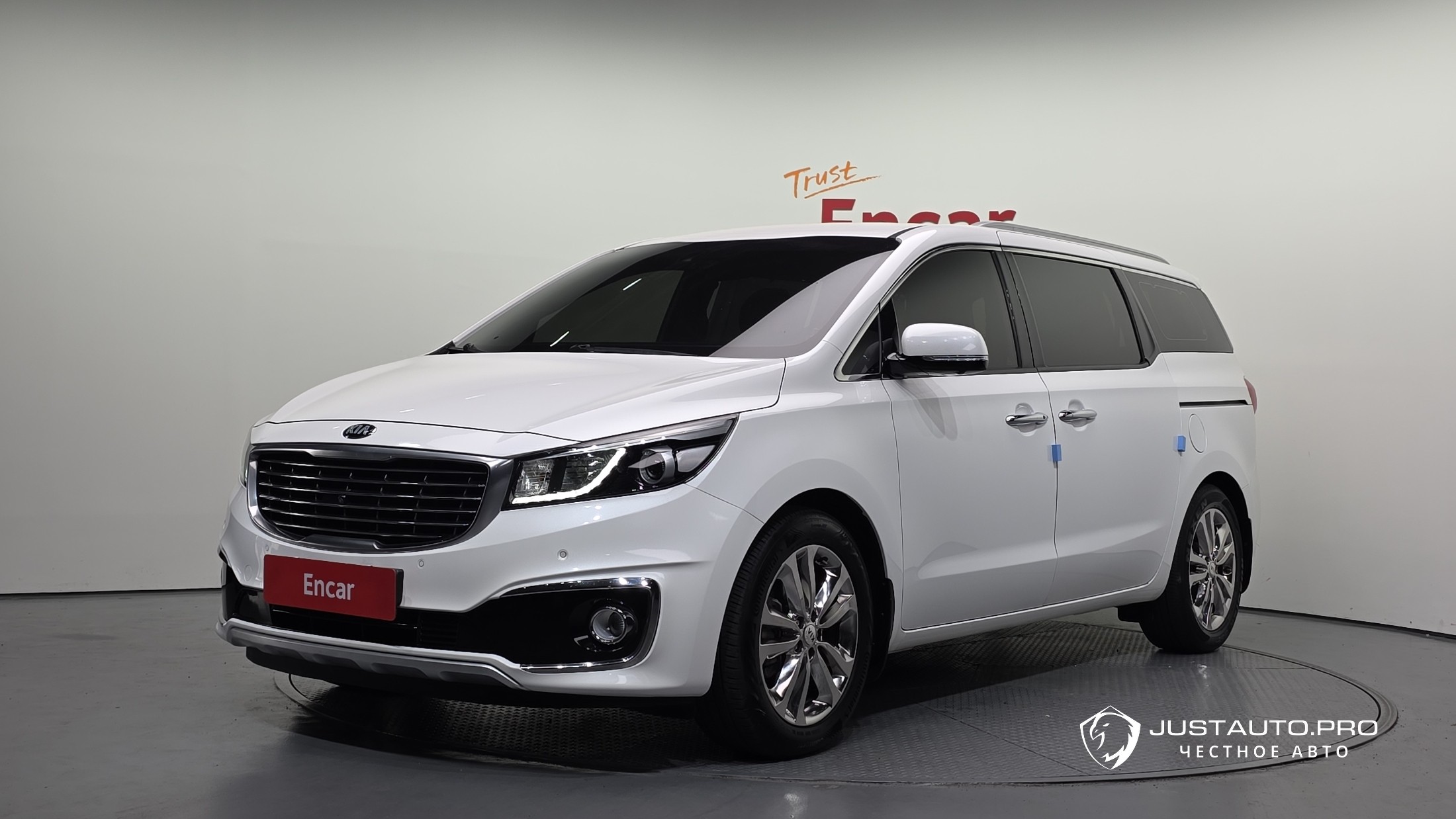 Автомобиль Kia Canival