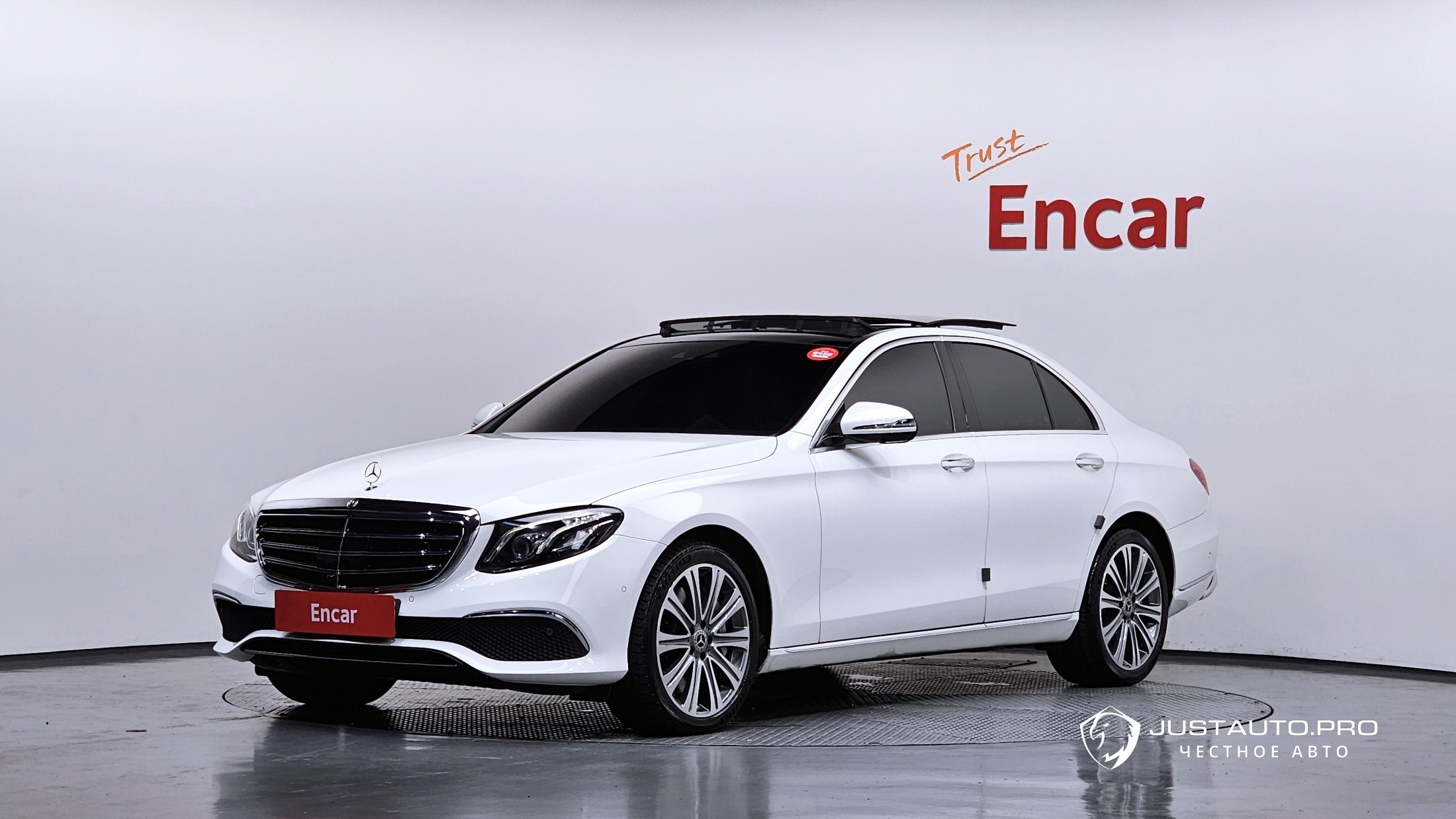 Автомобиль Mercedes-Benz E-Class