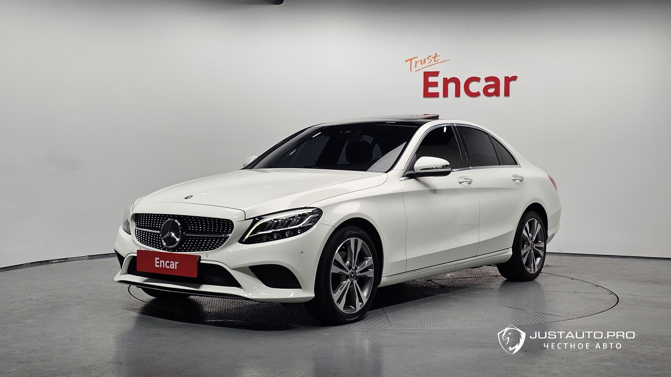 Автомобиль Mercedes-Benz C-Class
