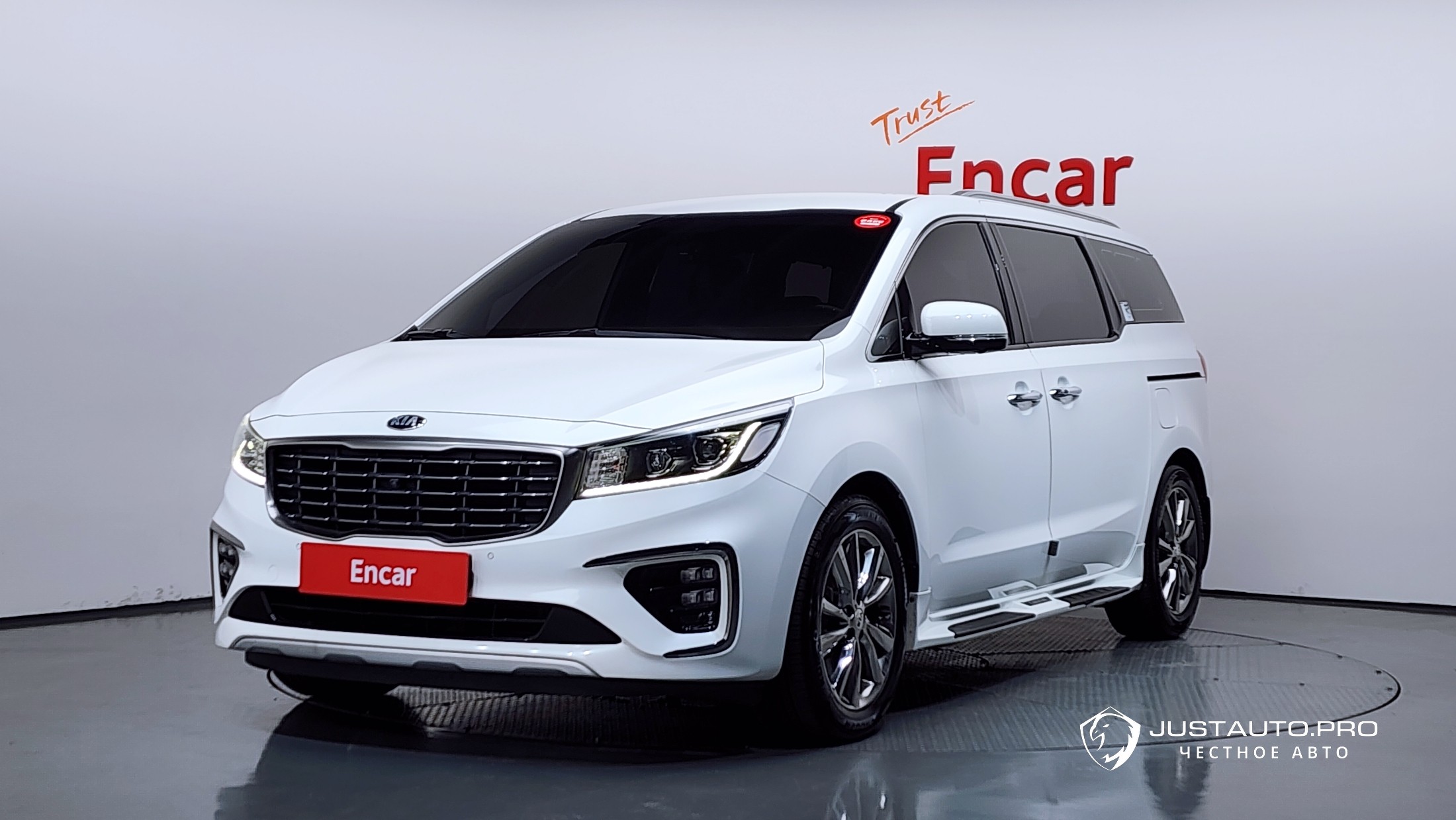 Автомобиль Kia Canival