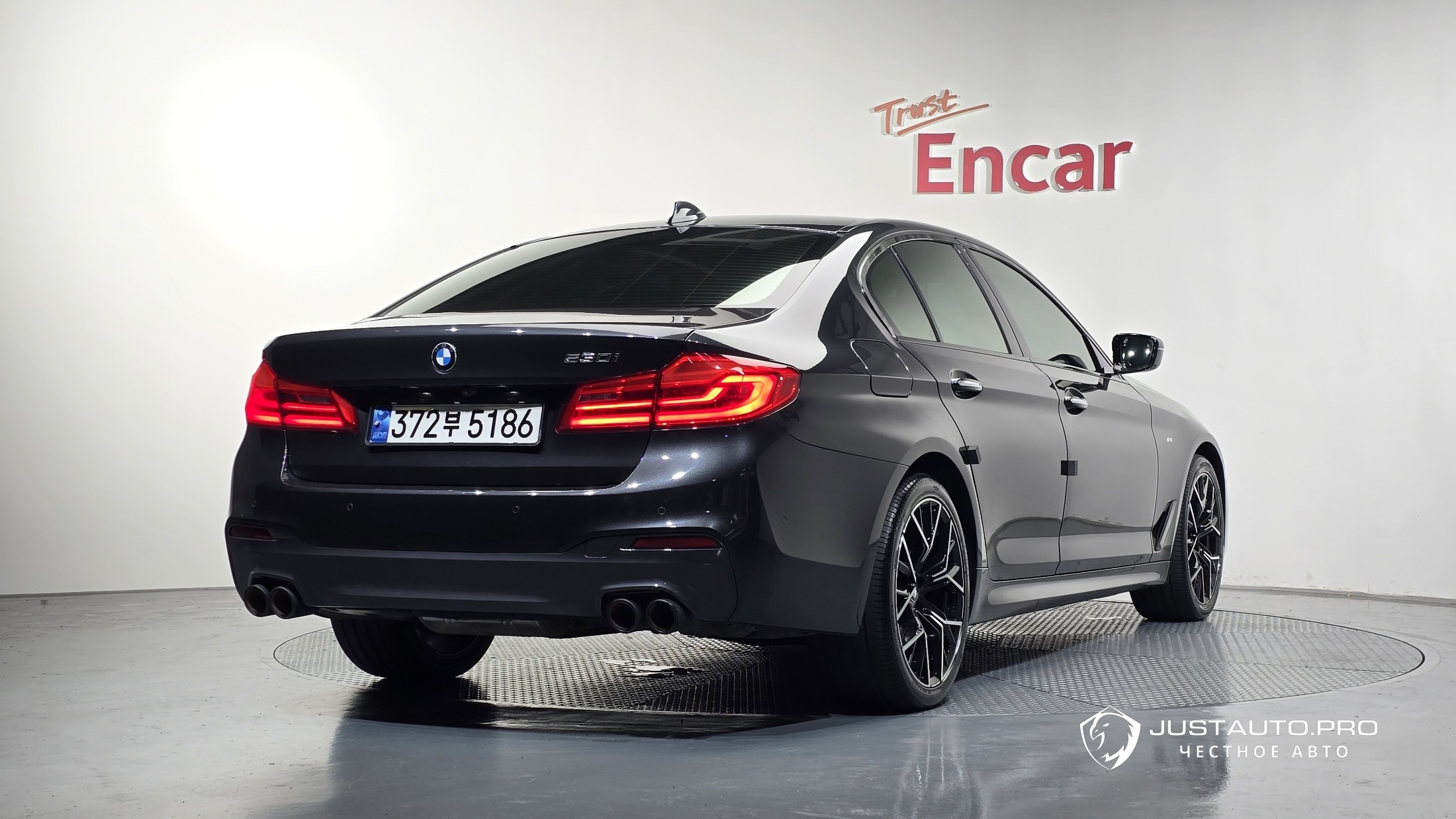 Автомобиль BMW 5-Series