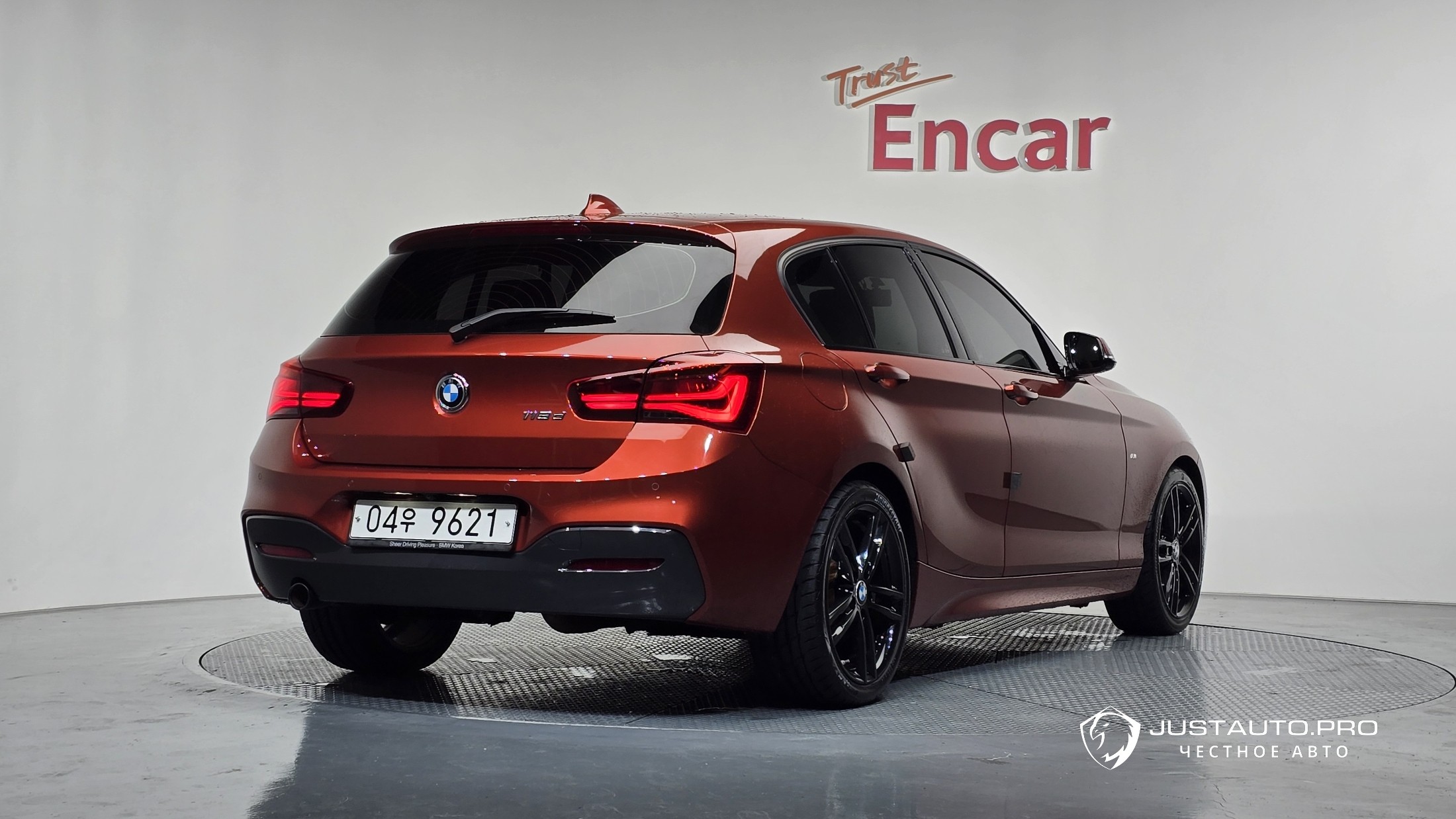 Автомобиль BMW 1-Series