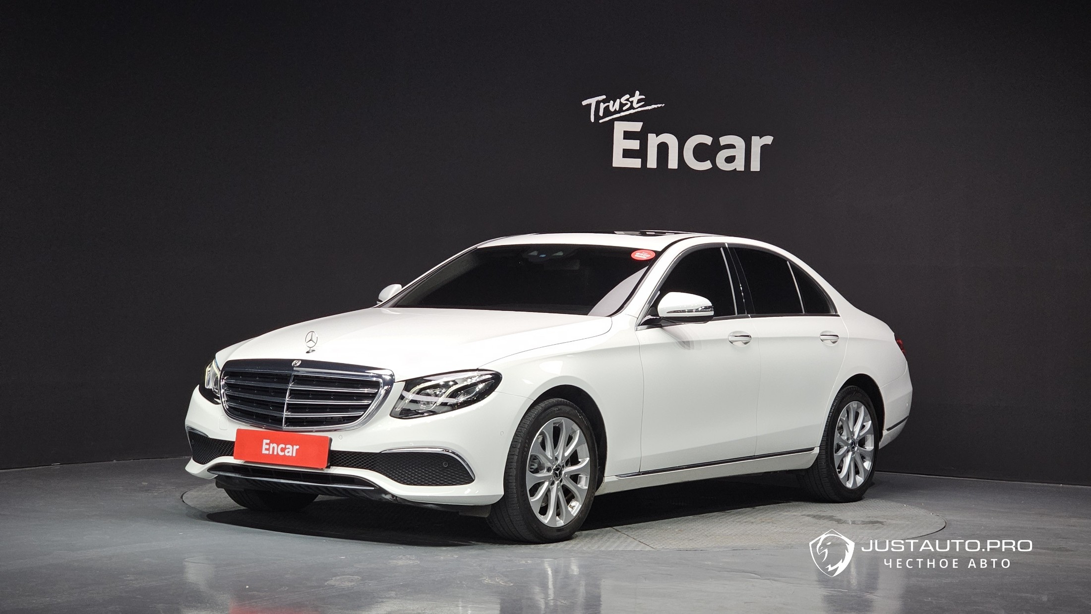 Автомобиль Mercedes-Benz E-Class