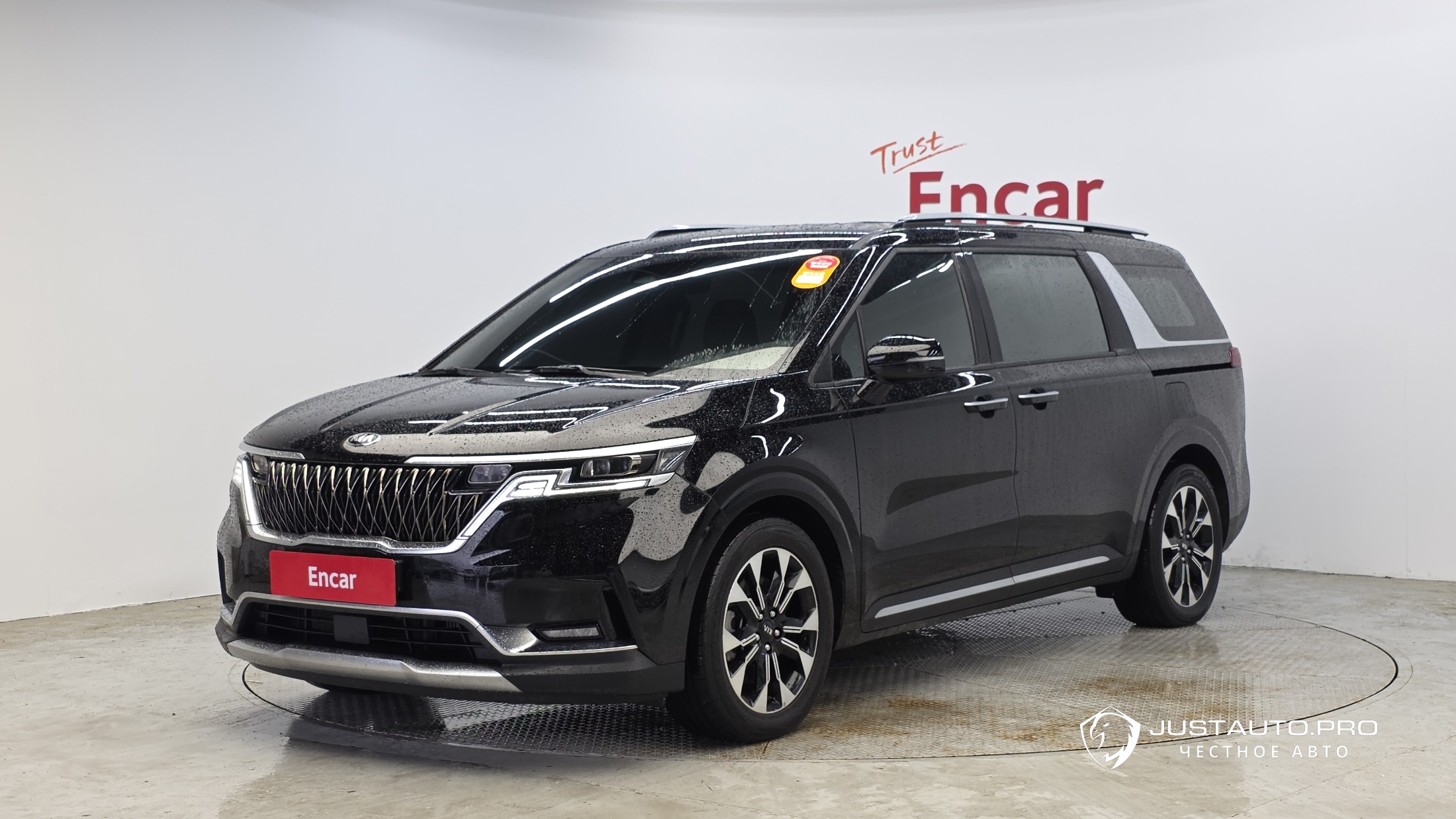 Автомобиль Kia Canival