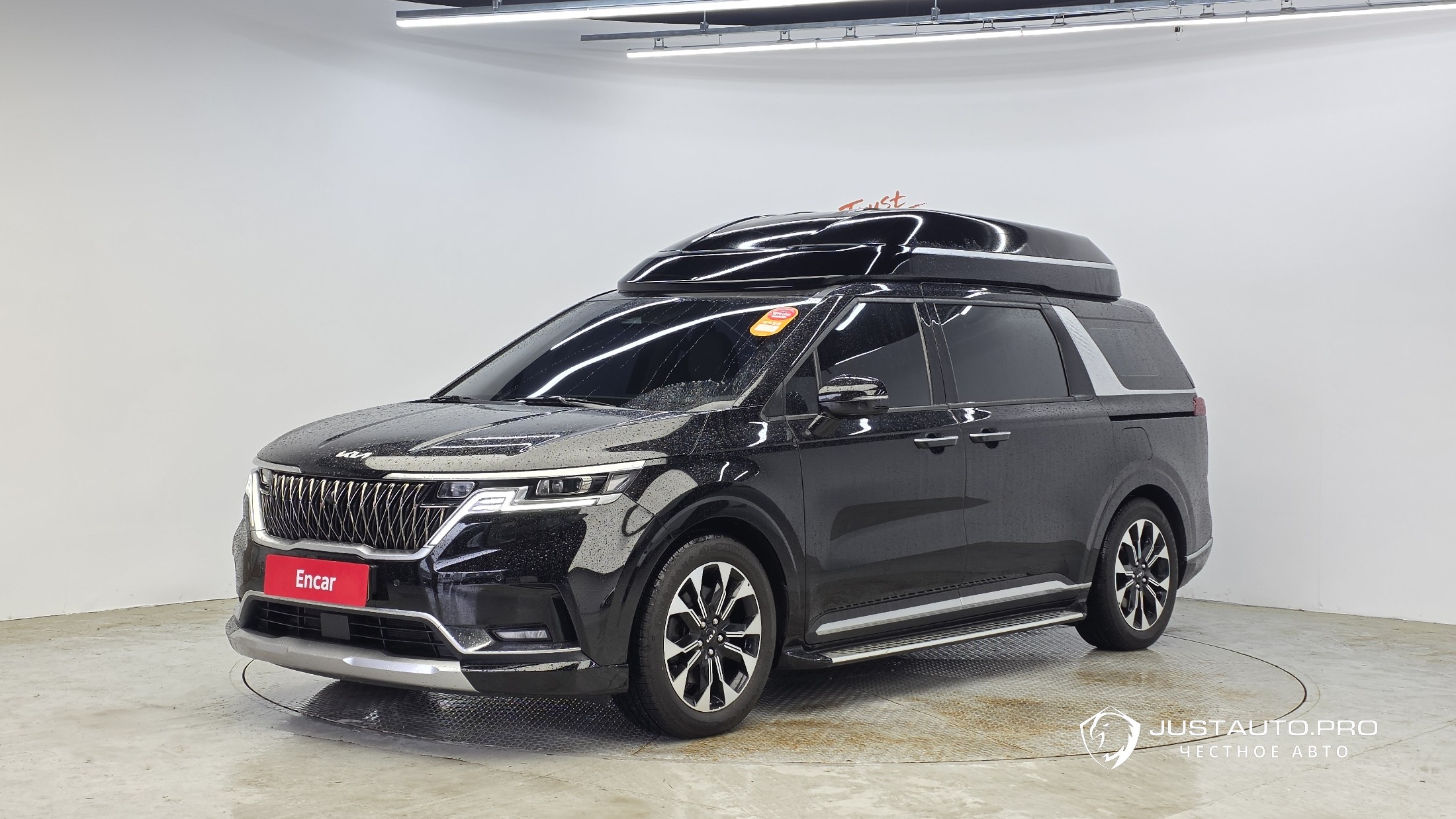 Автомобиль Kia Canival