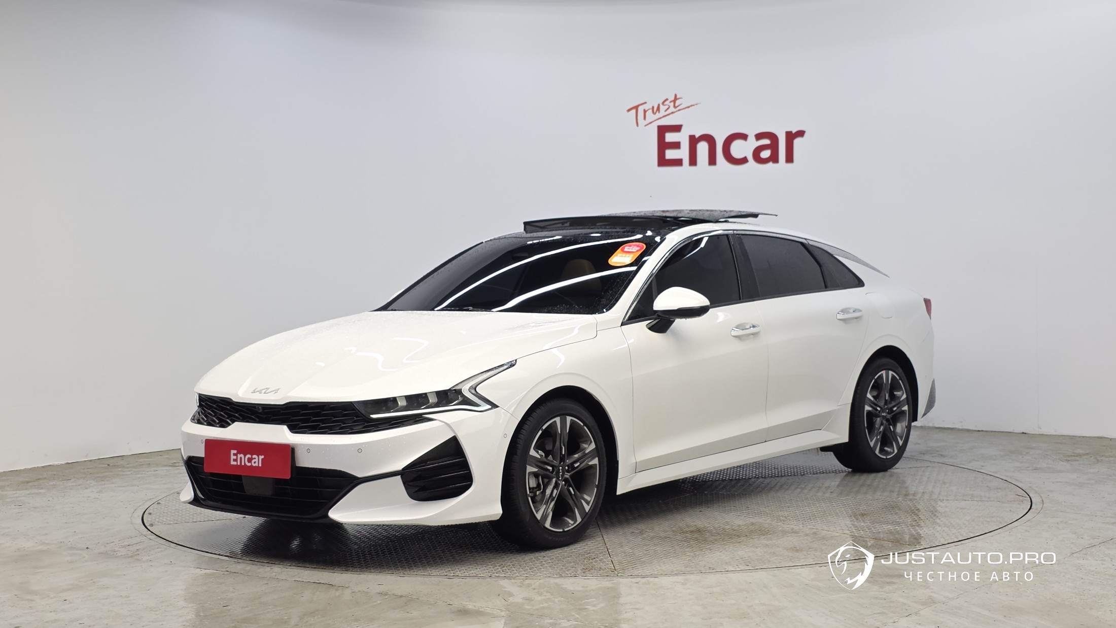 Автомобиль Kia K5