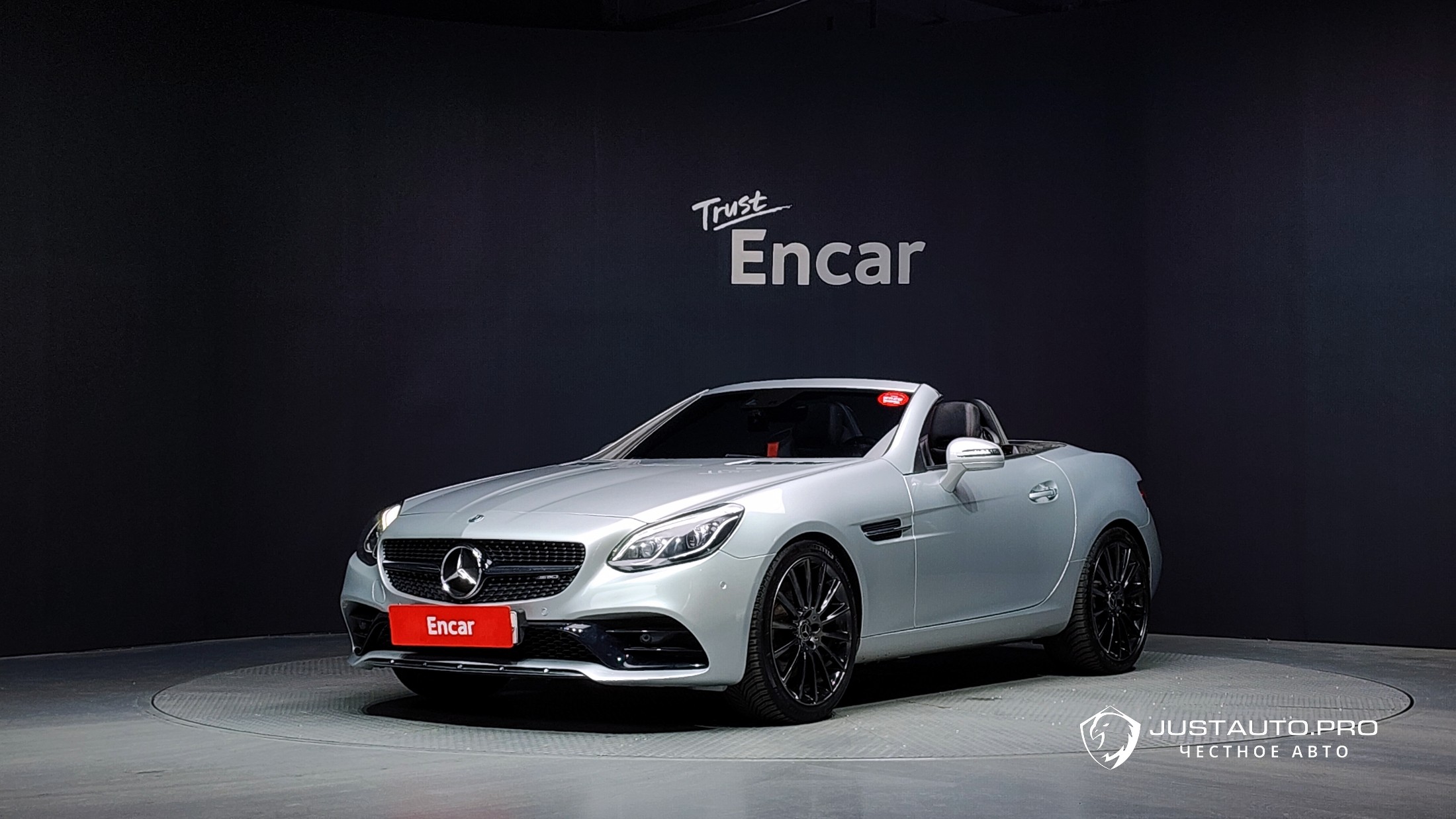 Автомобиль Mercedes-Benz SLC-Class