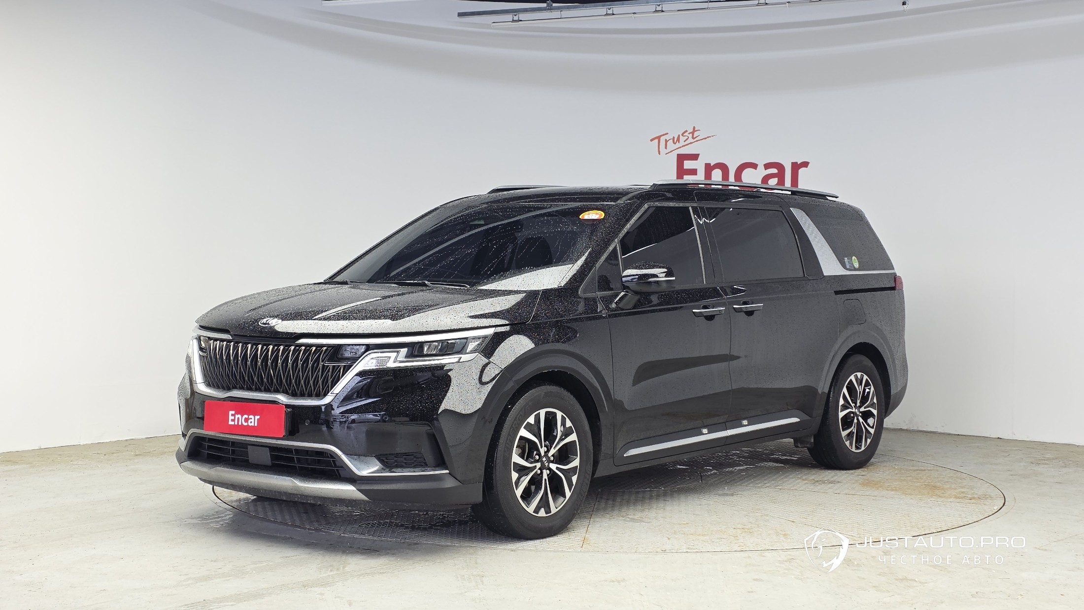 Автомобиль Kia Canival