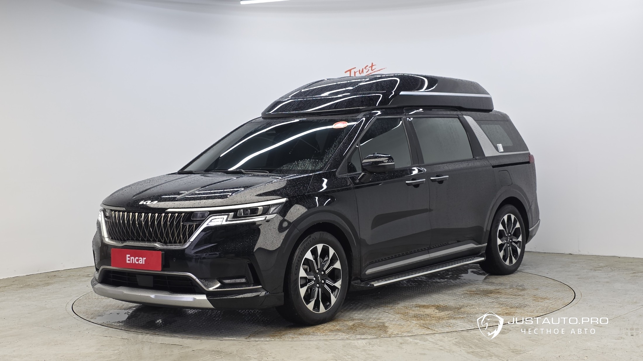 Автомобиль Kia Canival