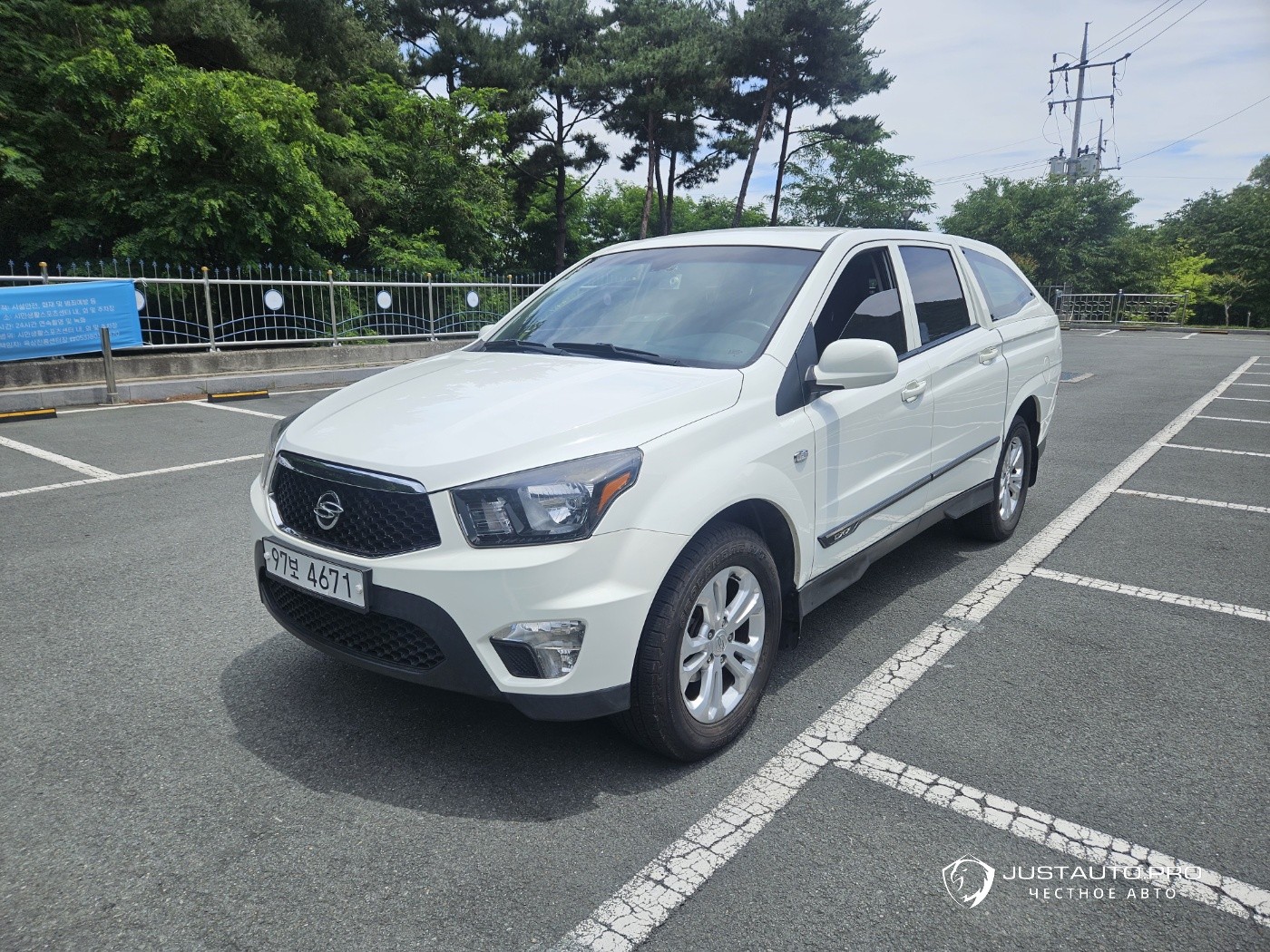 Автомобиль KG_Mobility_Ssangyong KORANDO